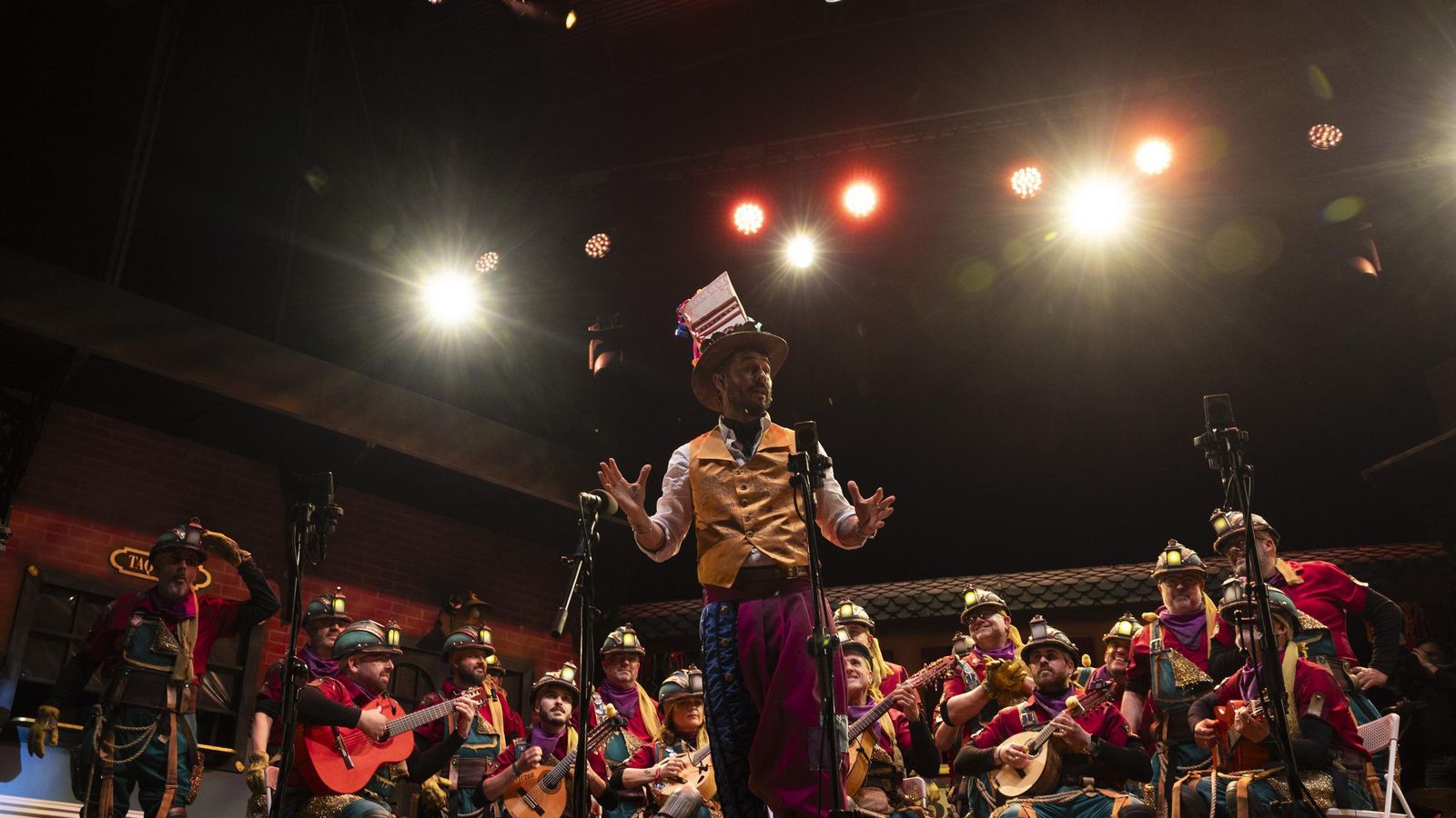 Las imágenes del pregón de Antoñito Molina en el carnaval de Cádiz 2025