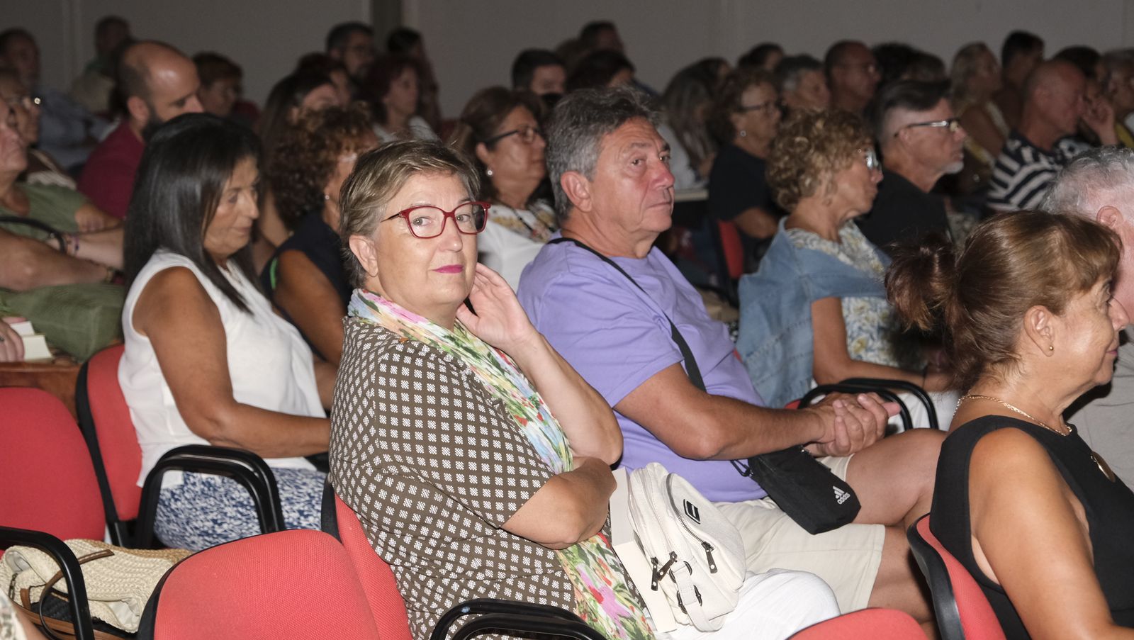 Imágenes de Diario de los Libros en Mojácar, con la escritora Julia Navarro