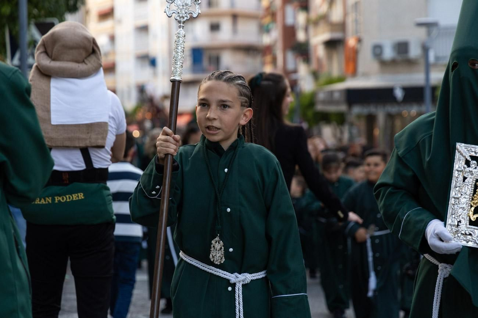 Las cofradías de la Vera Cruz, Expiración y Gran Poder lucen sus cortejos en la calle