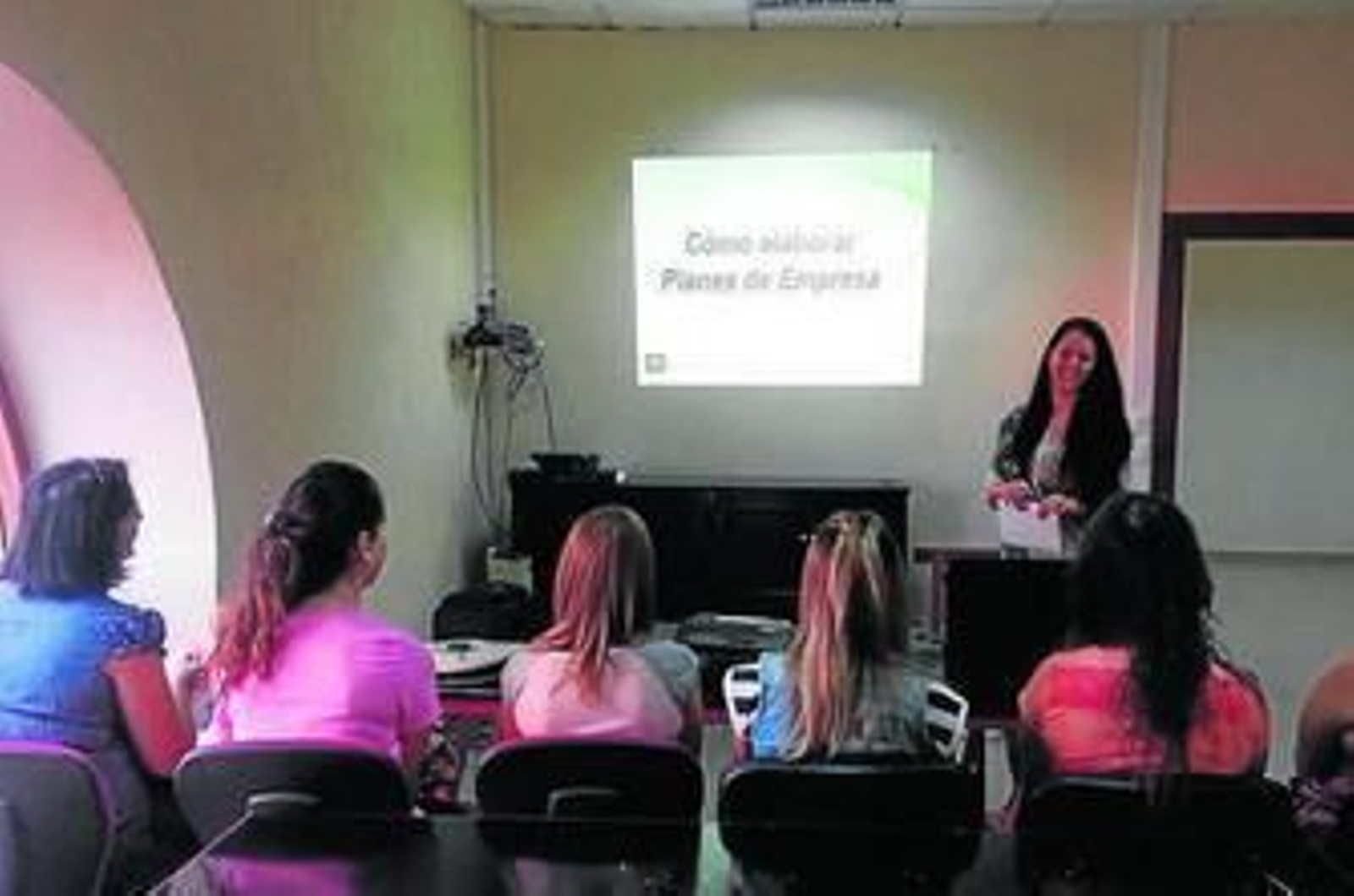 La formación que han recibido las 14 personas ha sido gratuita.