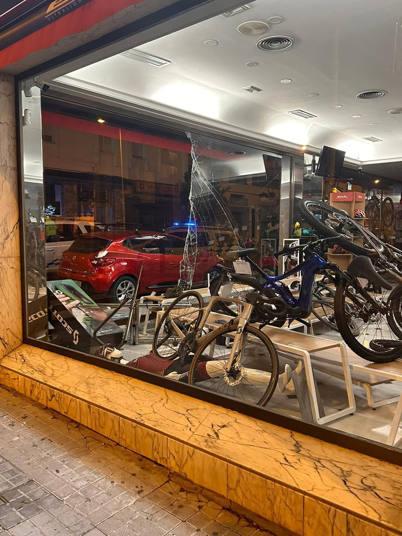 Seis detenidos por el robo de trece bicicletas en una tienda de Huelva