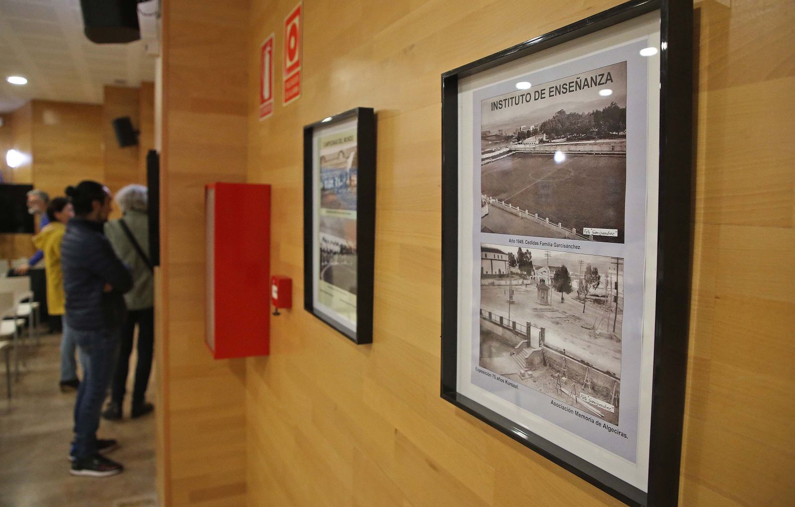 Fotos de la exposición 'Diez años de imágenes con Memoria de Algeciras'