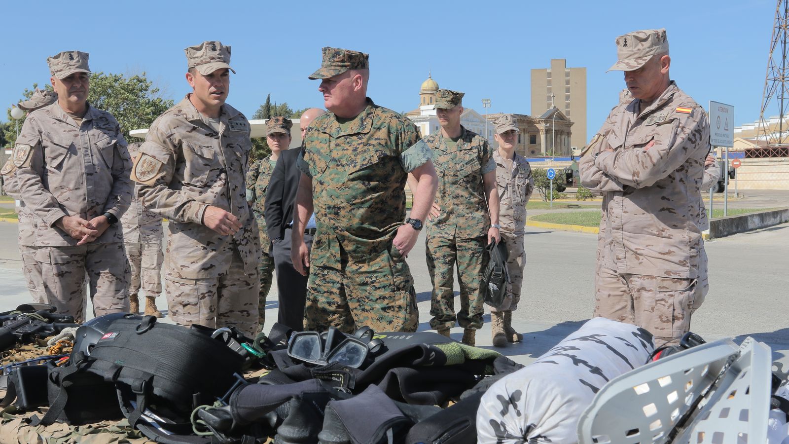 Visita al TEAR del comandante de los marines americanos en Europa y África.