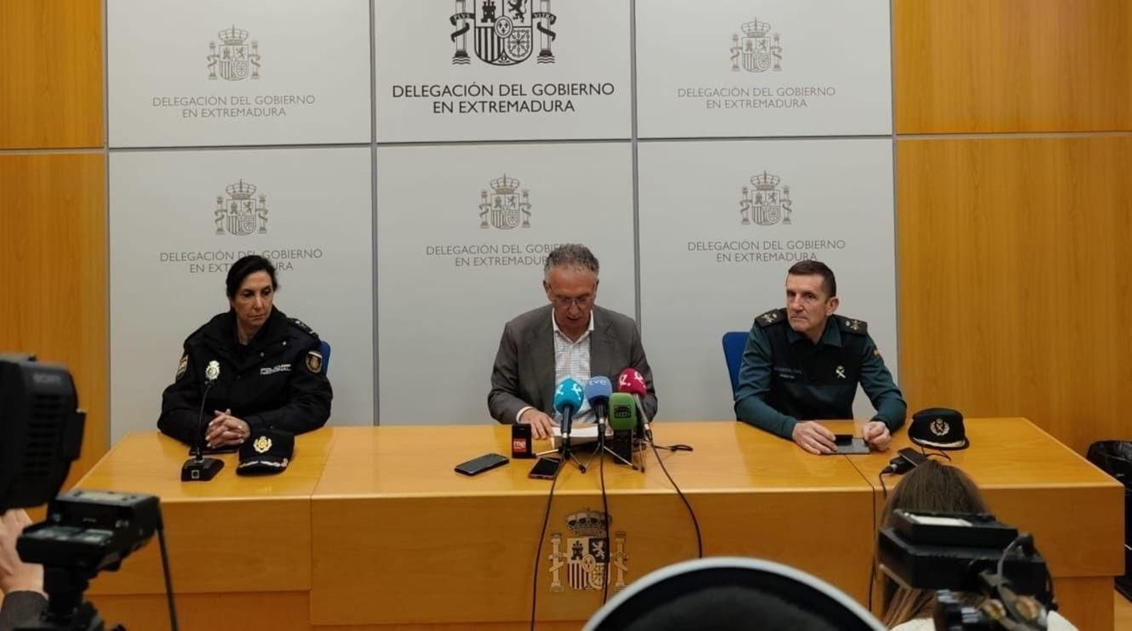 El delegado del Gobierno en Extremadura, José Luis Quintana, ofrece una rueda de prensa.