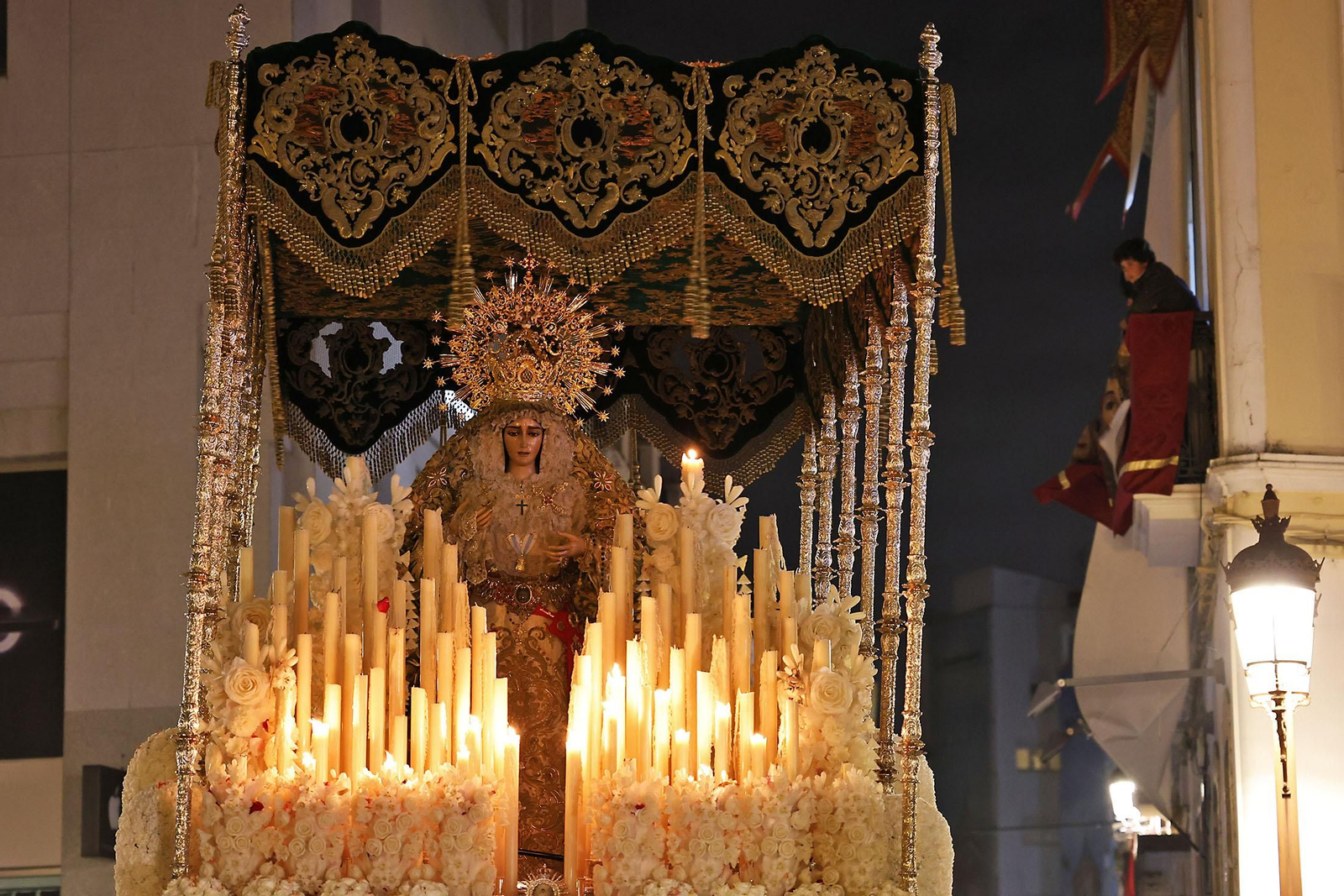 Miércoles Santo: La Hermandad de La Esperanza por las calles de Huelva