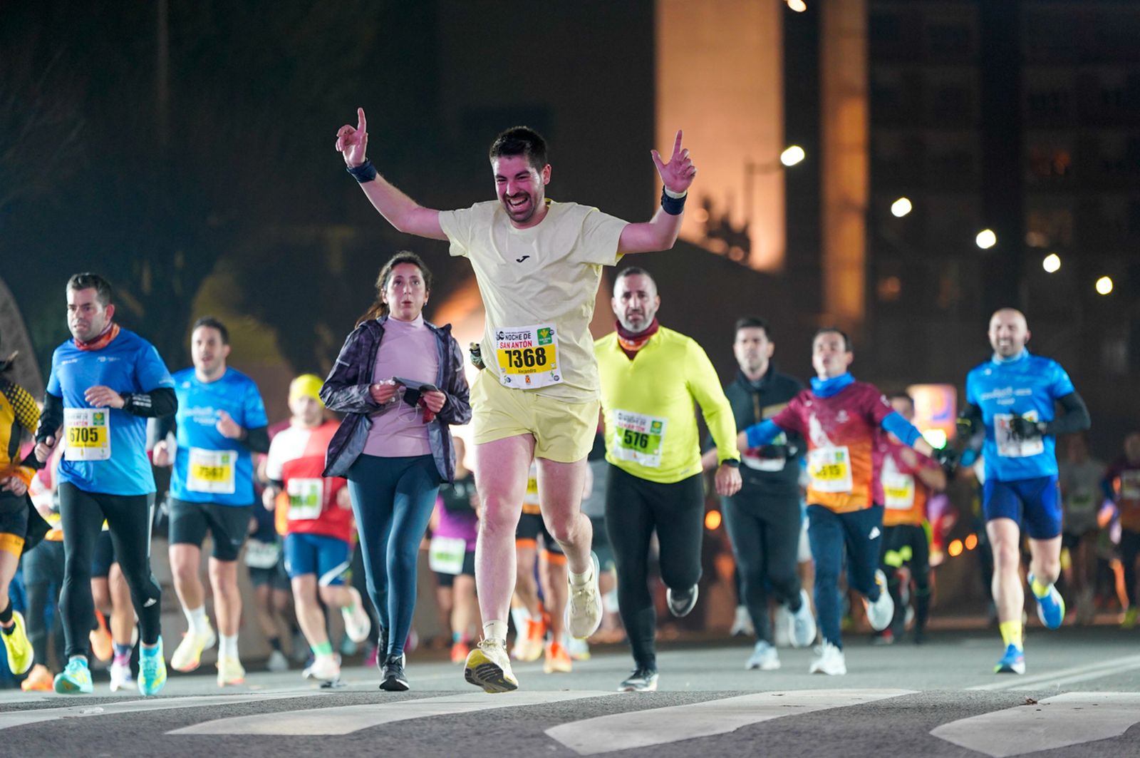 En imágenes: búscate en tu llegada a meta de la Carrera de San Antón 2026 (10)