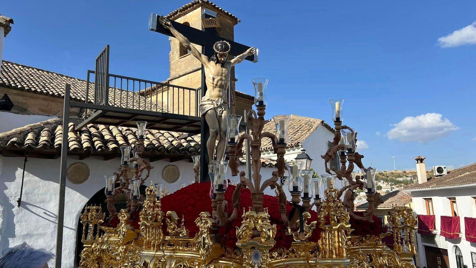 El Cristo de la Salud procesionó este domingo por las calles de Alcalá la Real.