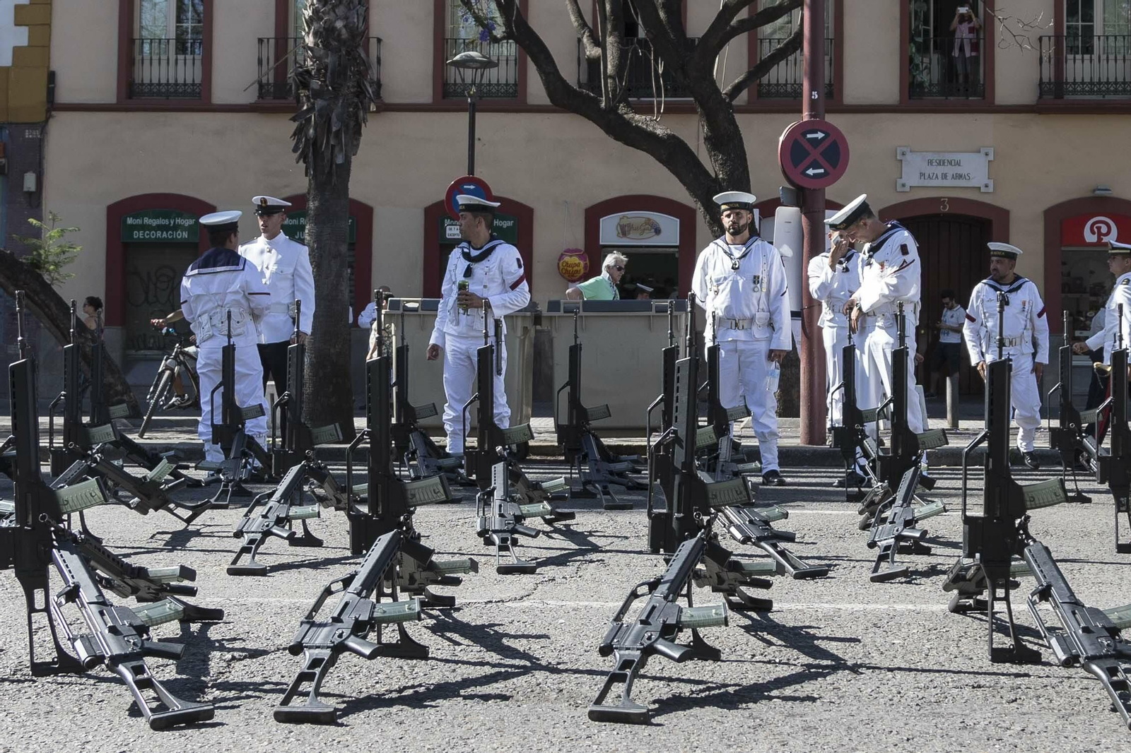 Las imágenes del desfile del Día de las Fuerzas Armadas en Sevilla