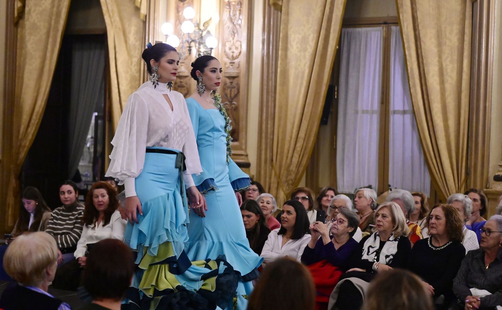 Moda flamenca solidaria con Sonrisa de Lunares en Córdoba