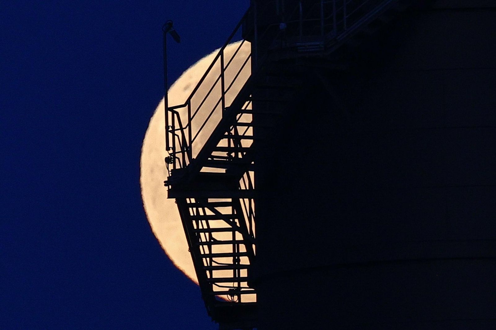La Superluna azul captada en diferentes partes del planeta: un disfrute visual de la Luna del Esturión