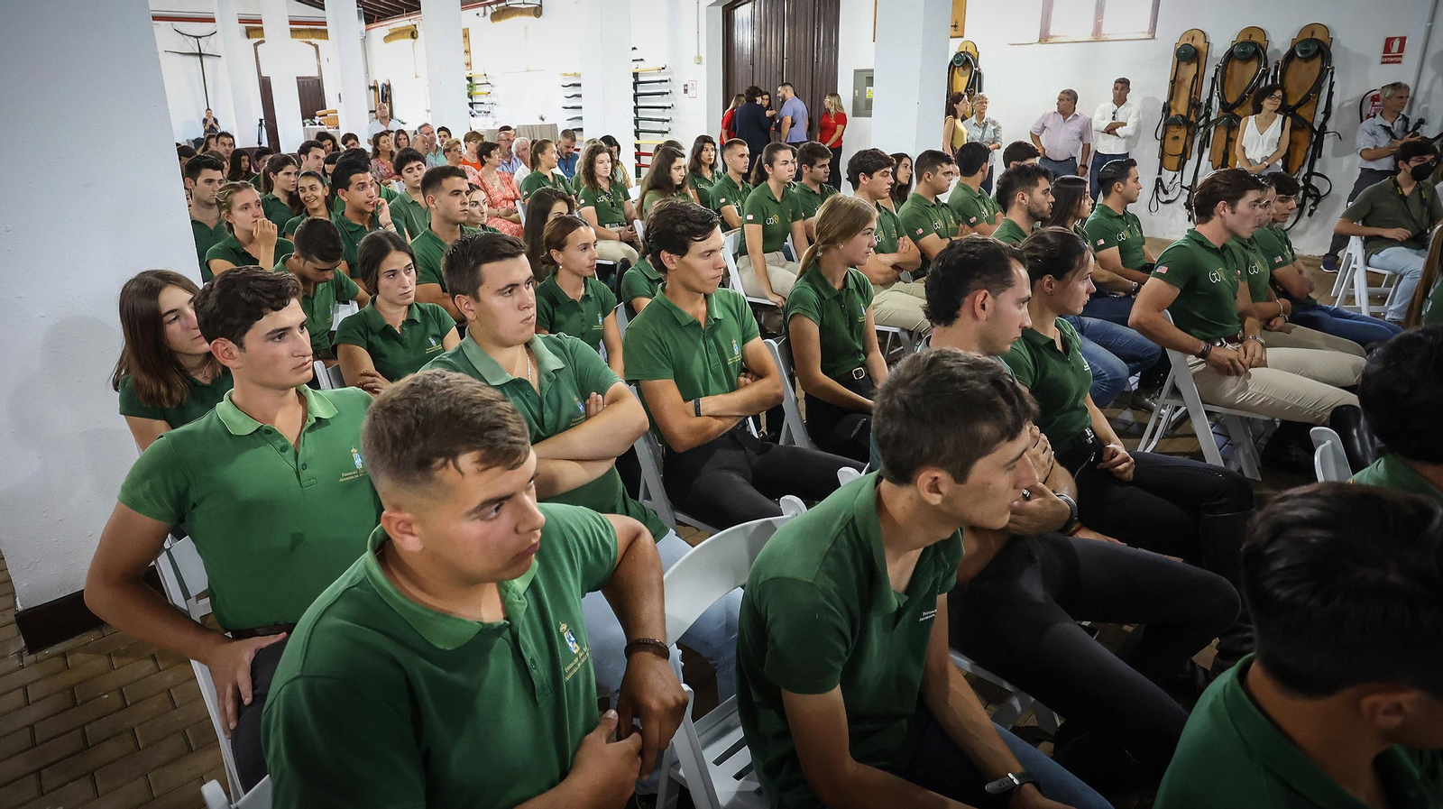 Entrega de notas y diplomas de fin de curso en la Real Escuela Entrega de notas y diplomas de fin de curso en la Real Escuela