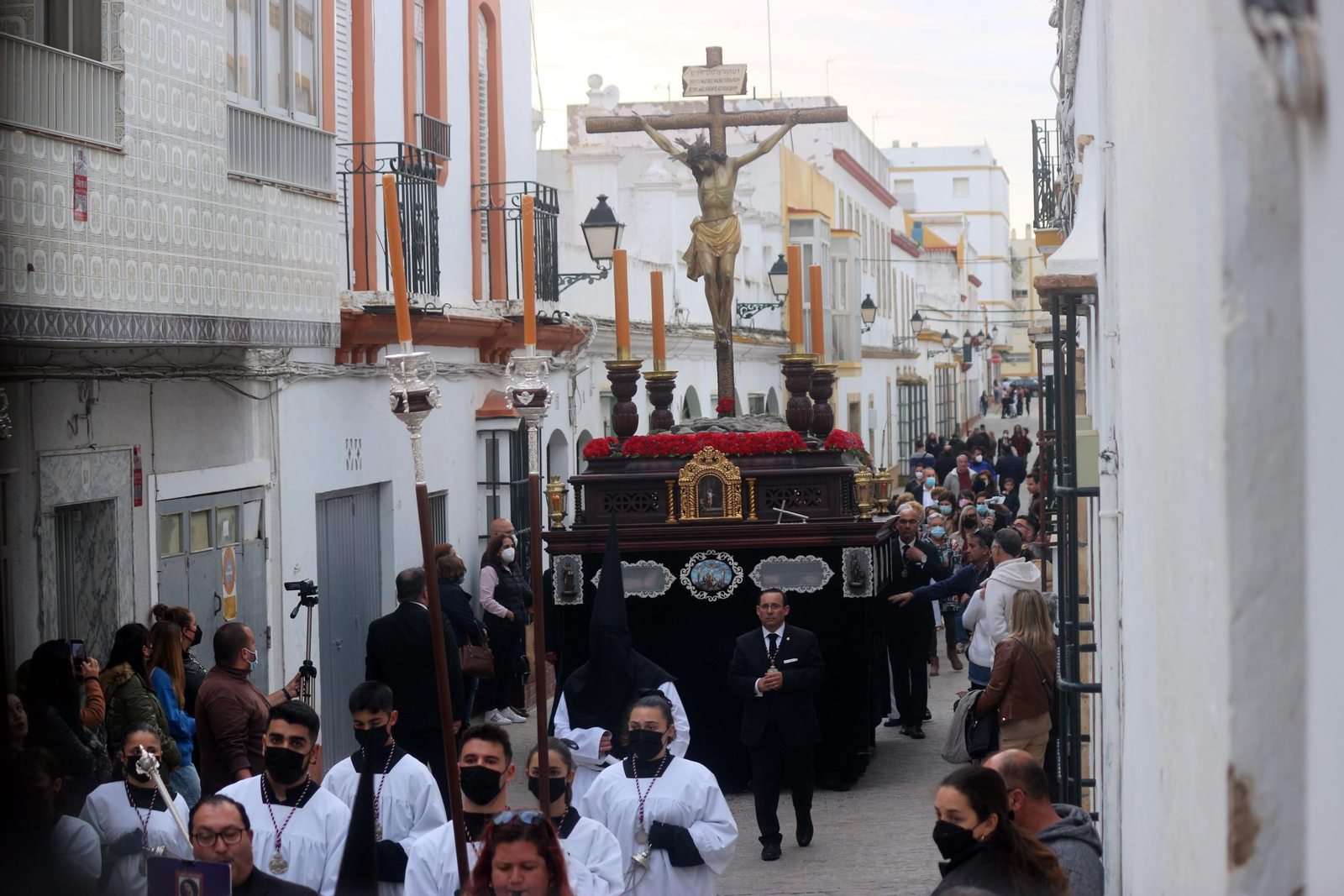 Las imágenes del Martes Santo en Puerto Real: Cristo del Perdón