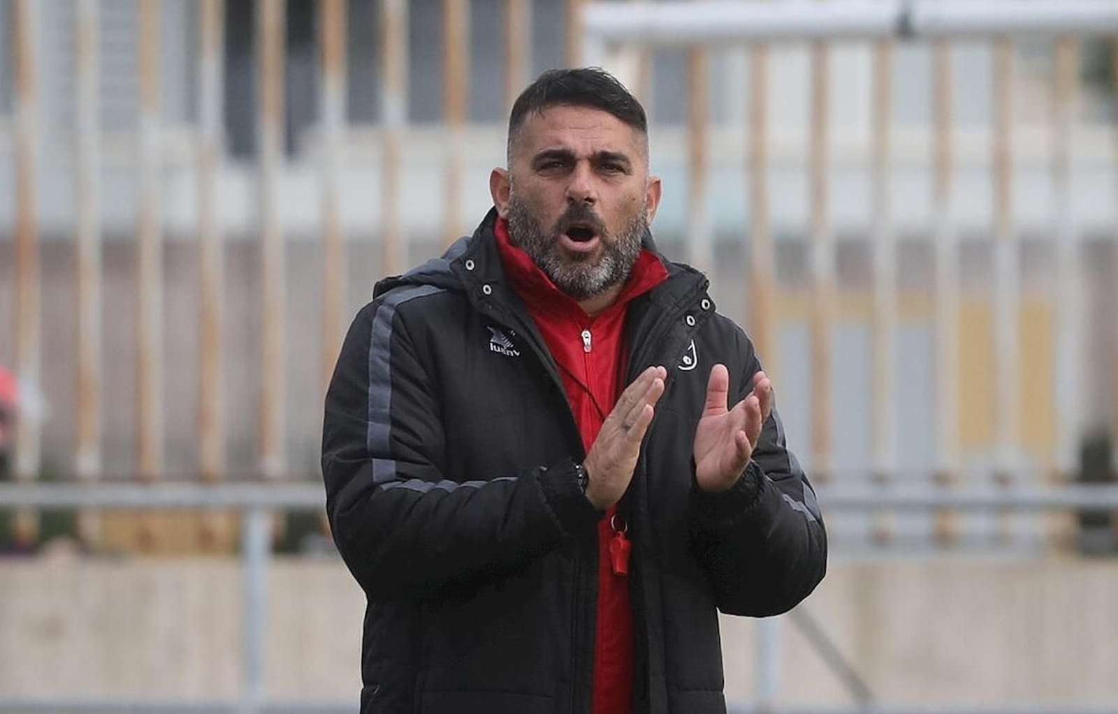 El Xerez CD de Emilio Fajardo puede clasificarse para la fase de ascenso este jueves en Sevilla.