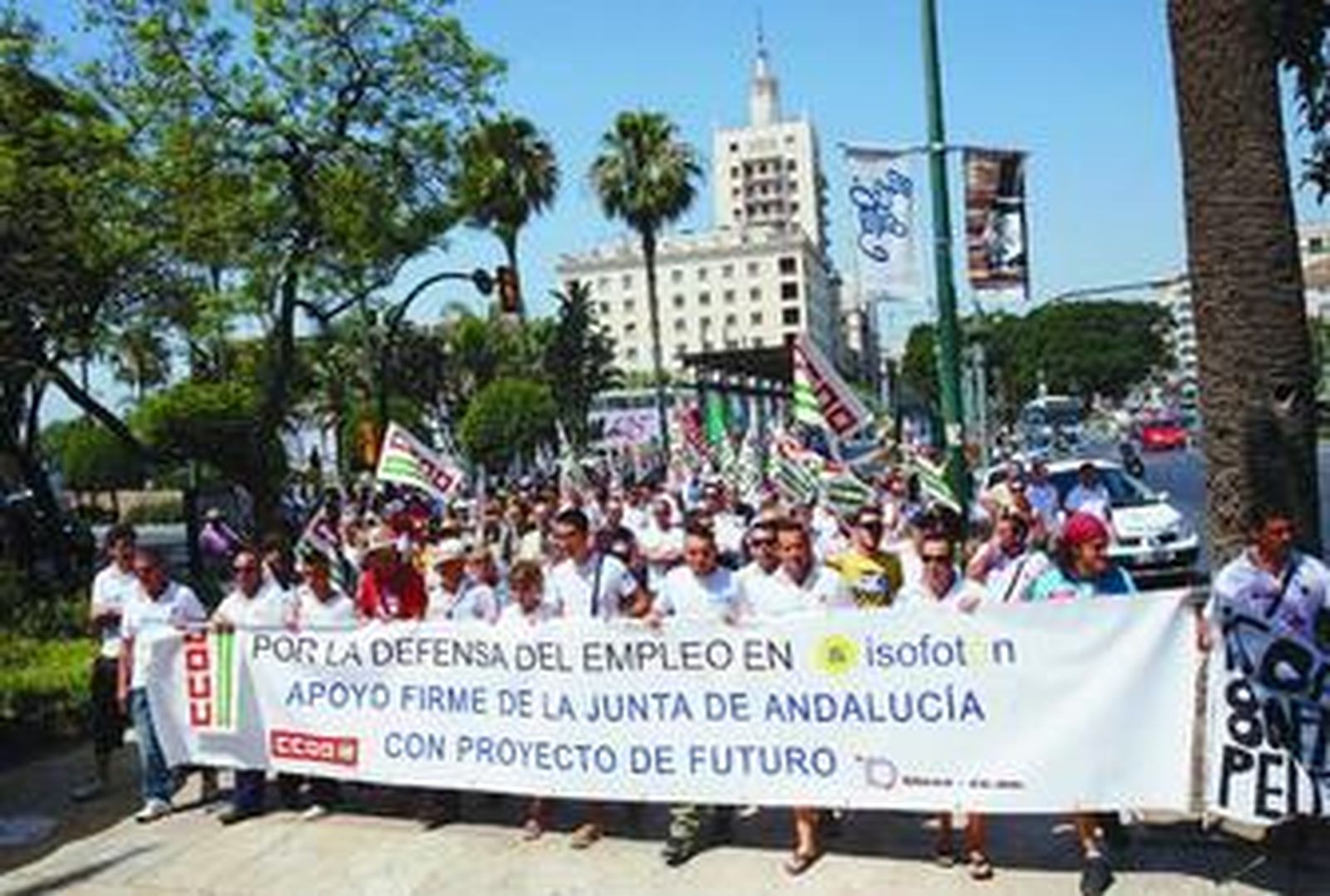 Imagen de la protesta que hicieron los trabajadores de Isofotón por las calles del centro la pasada semana.