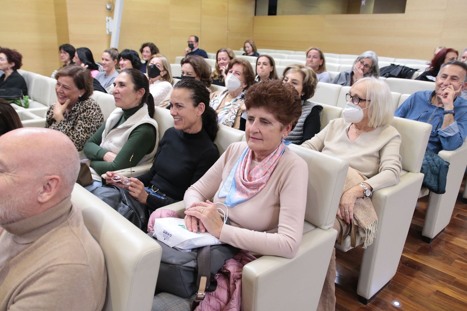 El Diario de los Libros, con Cristina Campos y su novela 'Historias de mujeres casadas'