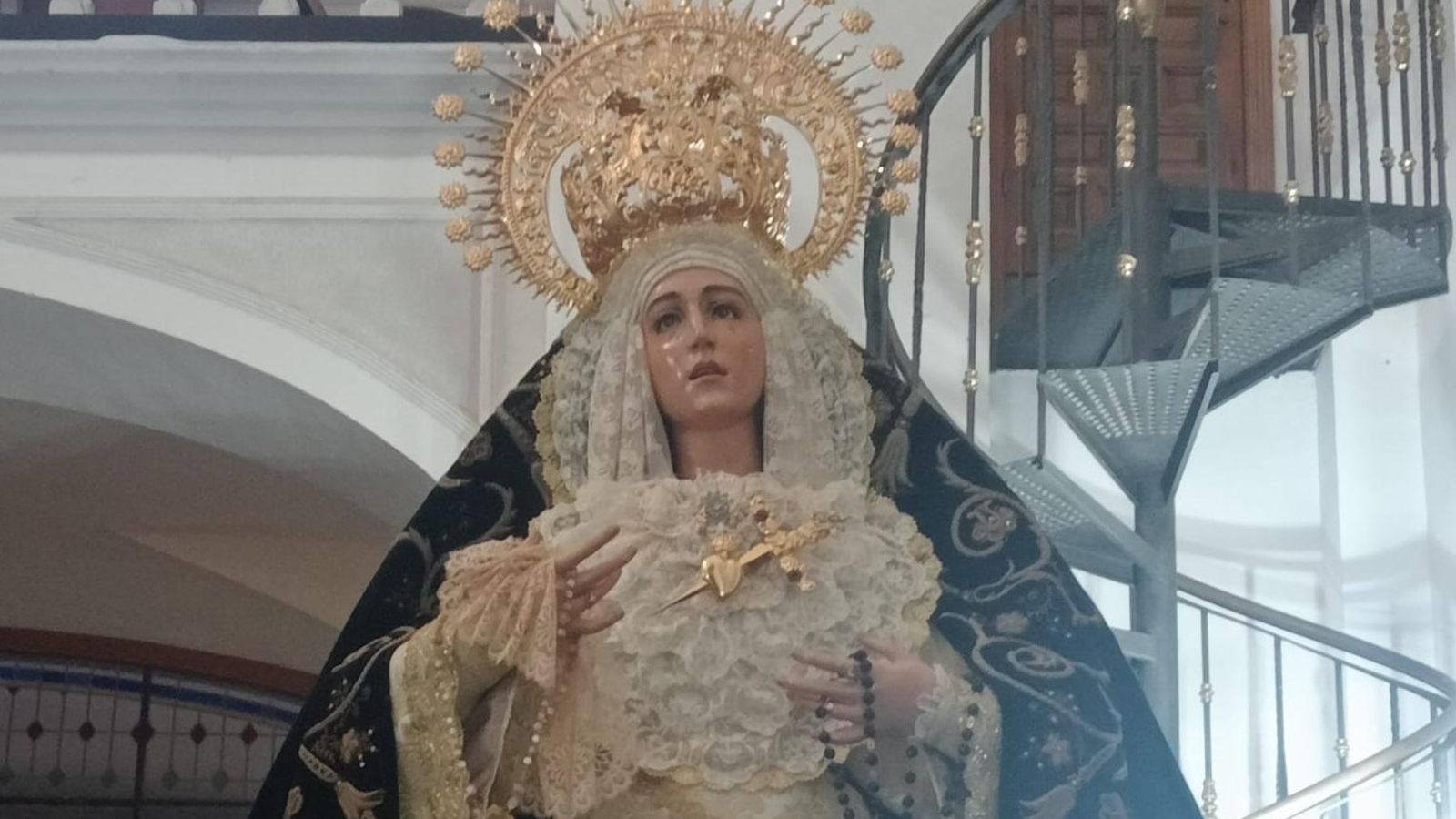 La Virgen de los Dolores, en el interior de la parroquia de San José.