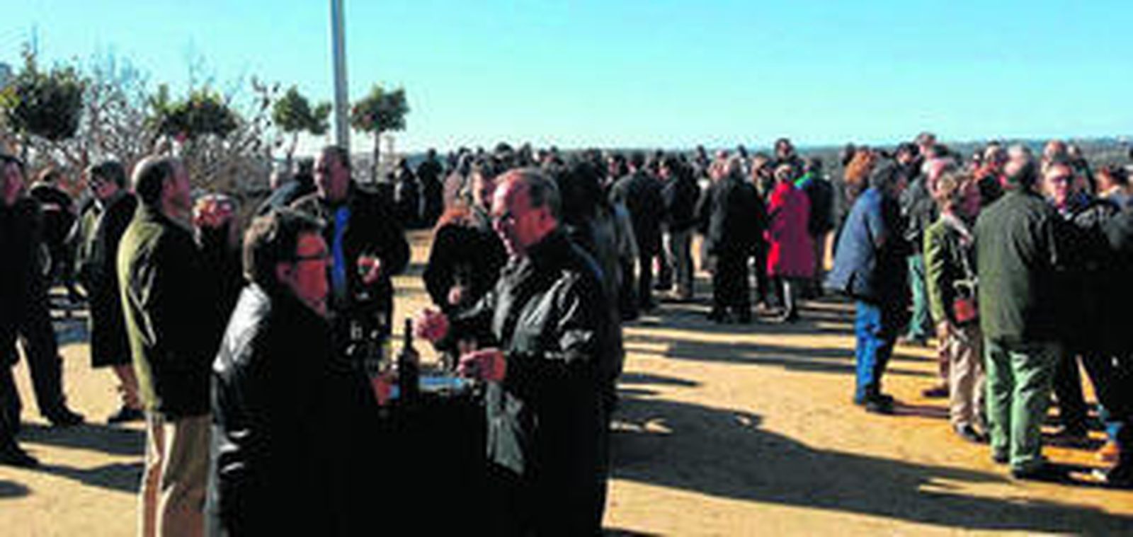 Asistentes a la degustación de los caldos, ayer en el Castillo de Montilla.