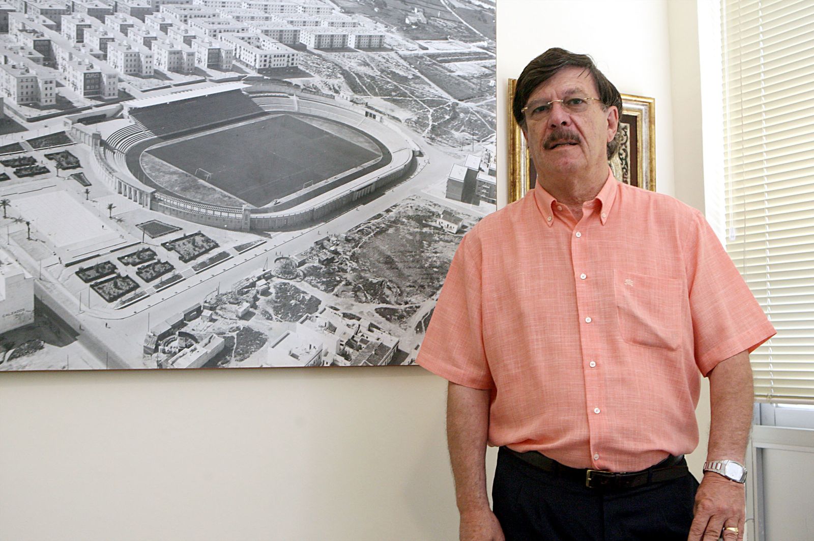 Paco Mendoza, en su anterior etapa como presidente del Recreativo de Huelva.