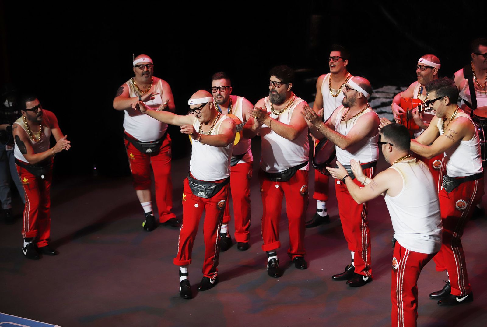 Imágenes de la actuación de la murga de Huelva Los Yoyas en el Carnaval Colombino