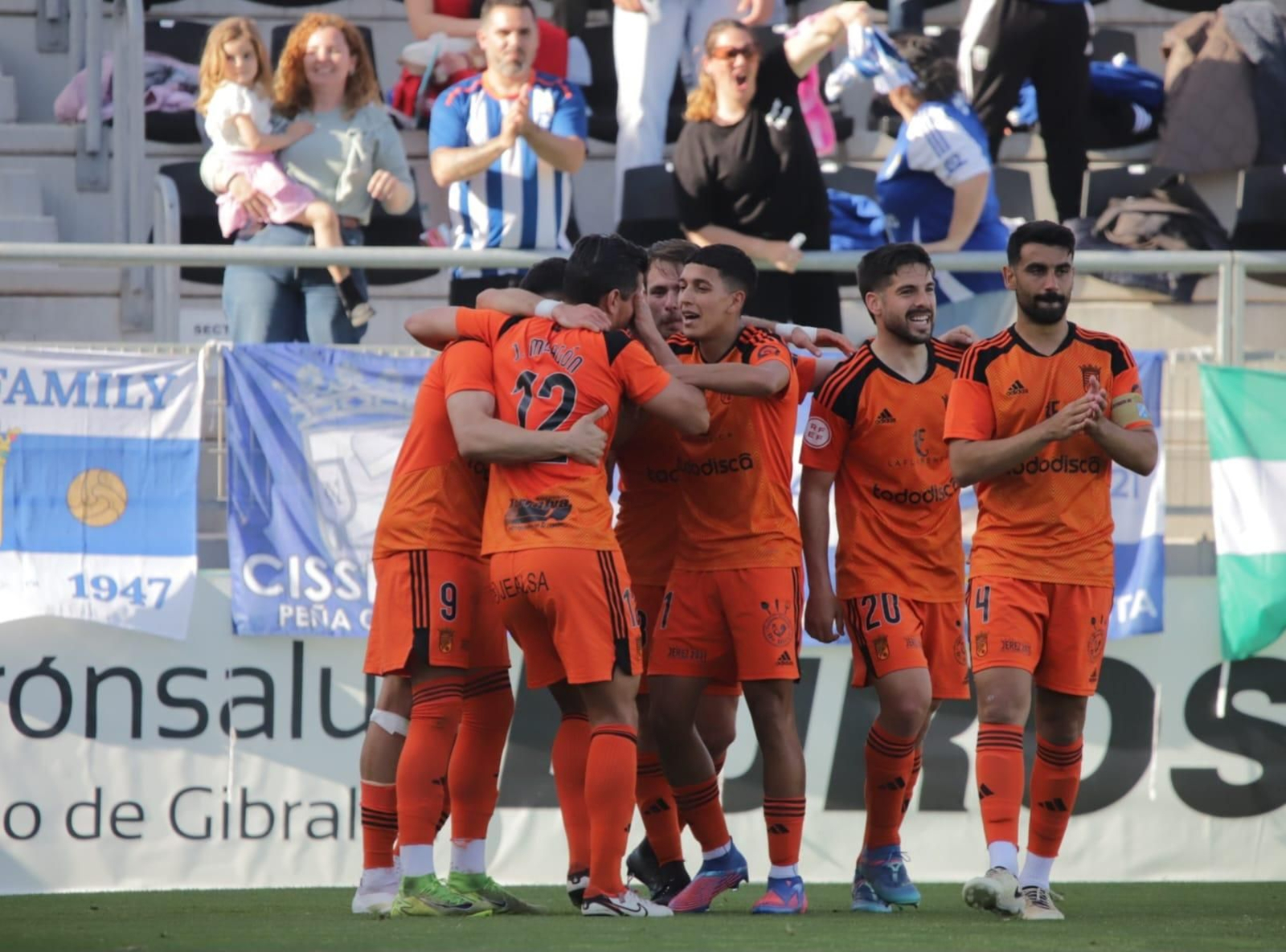 Los jugadores del Xerez CD celebran el 0-1 en el Ciudad de La Línea.