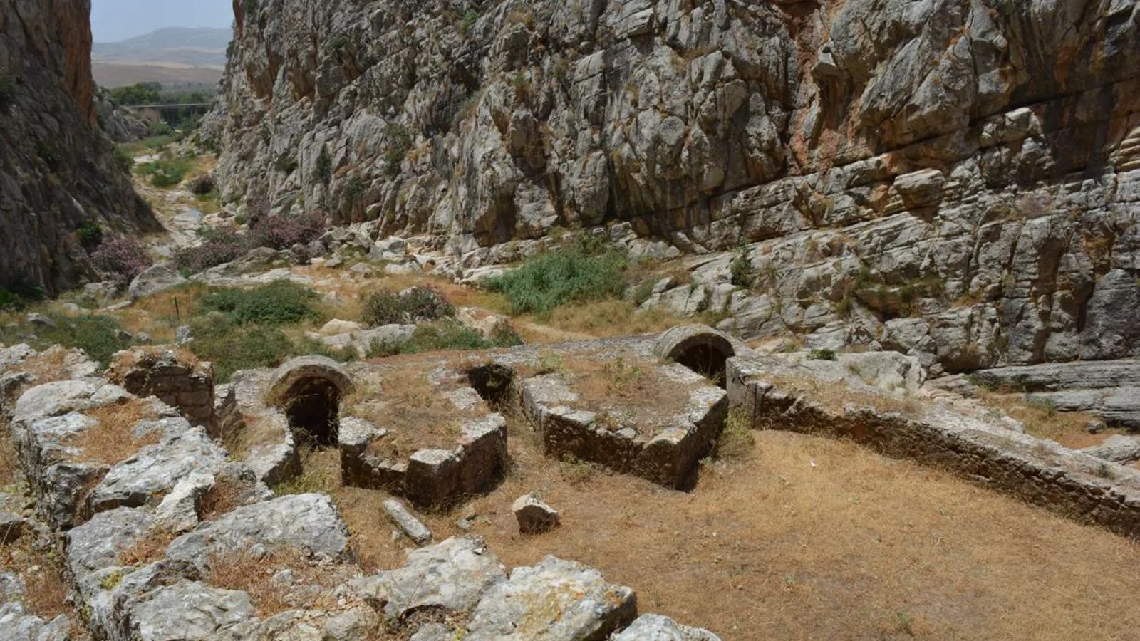 El Tajo del Molino de Teba, completamente seco.