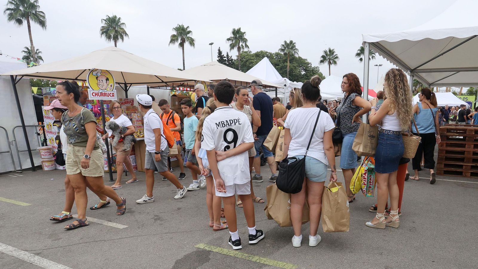 Así fue la salida de la Vuelta España desde Carrefour Sur en Jerez
