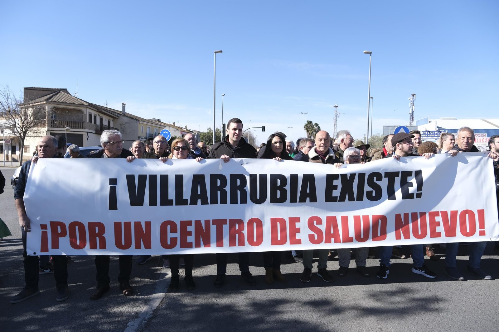 La protesta de los vecinos de Villarrubia, en imágenes
