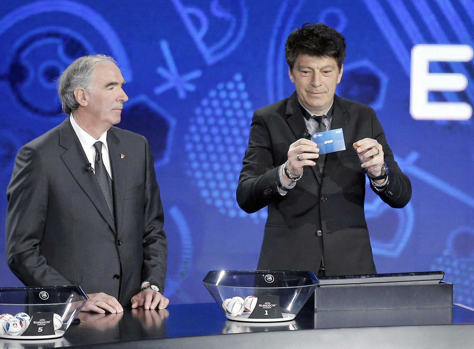 Rinat Dassaev sacó la papeleta de España en el sorteo de la Eurocopa 2016.