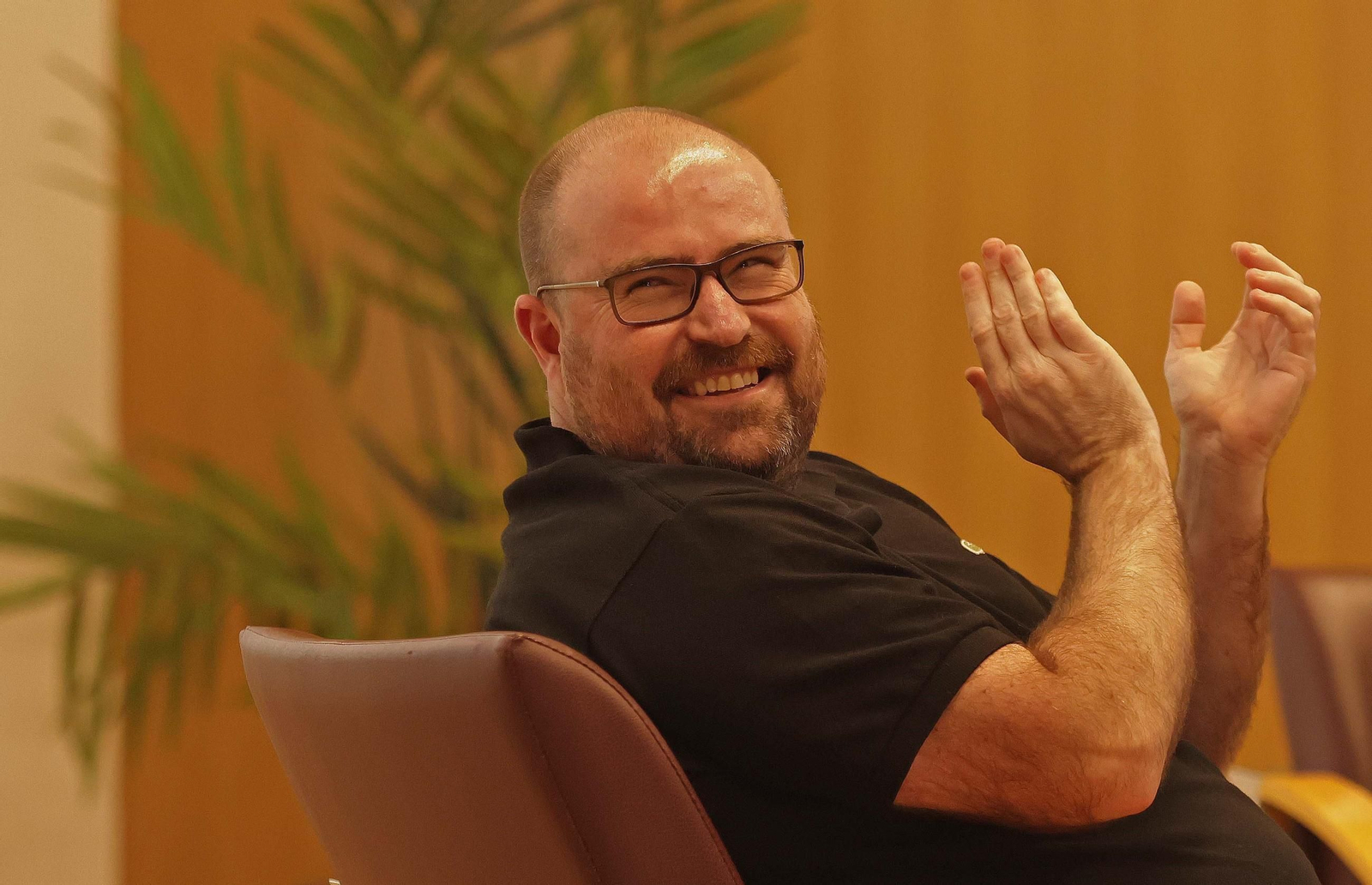 Asier Unciti, en los momentos previos a la conferencia que impartió en el Aula de Mayores de la UCA, en Algeciras.