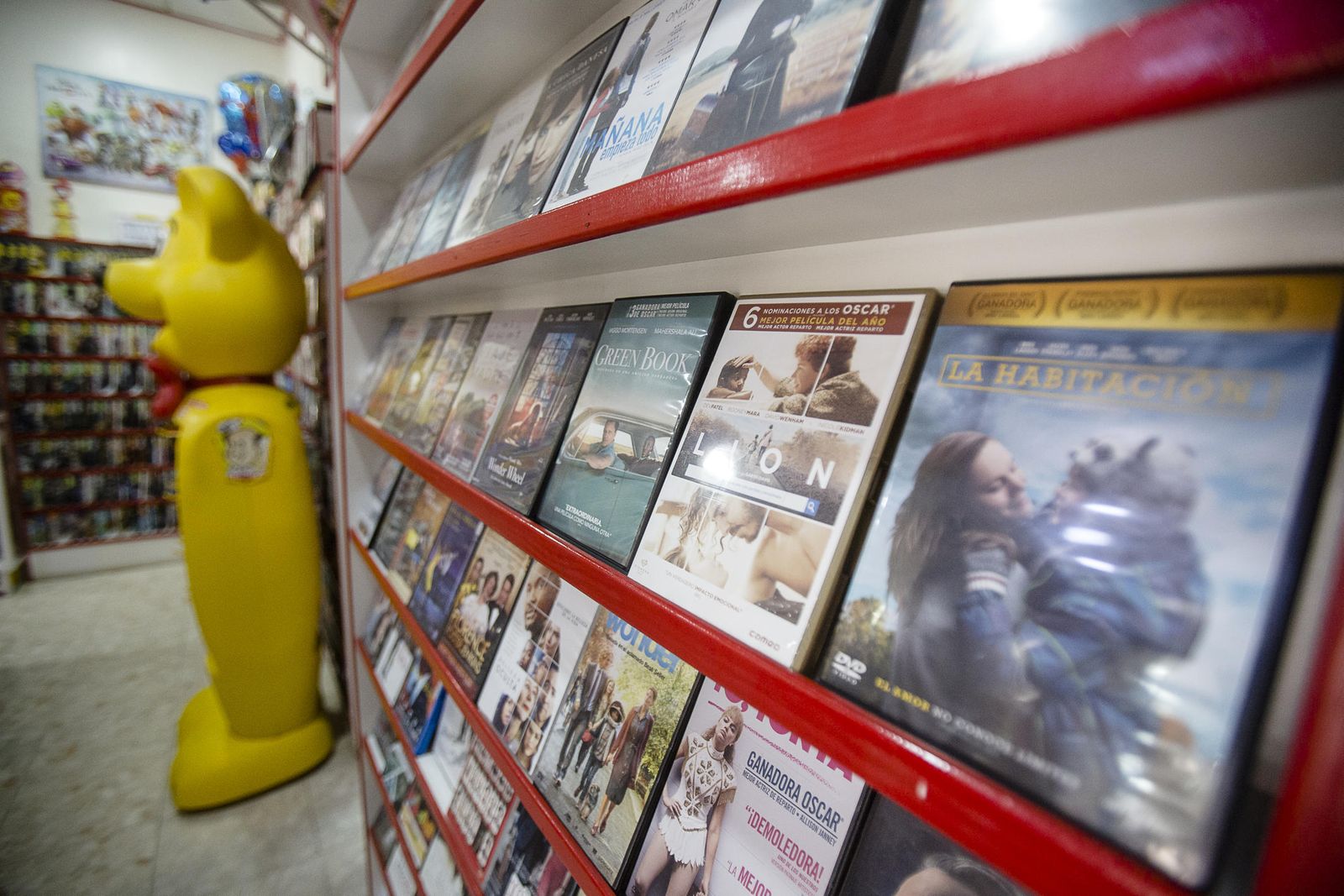 Una imagen de un videoclub.