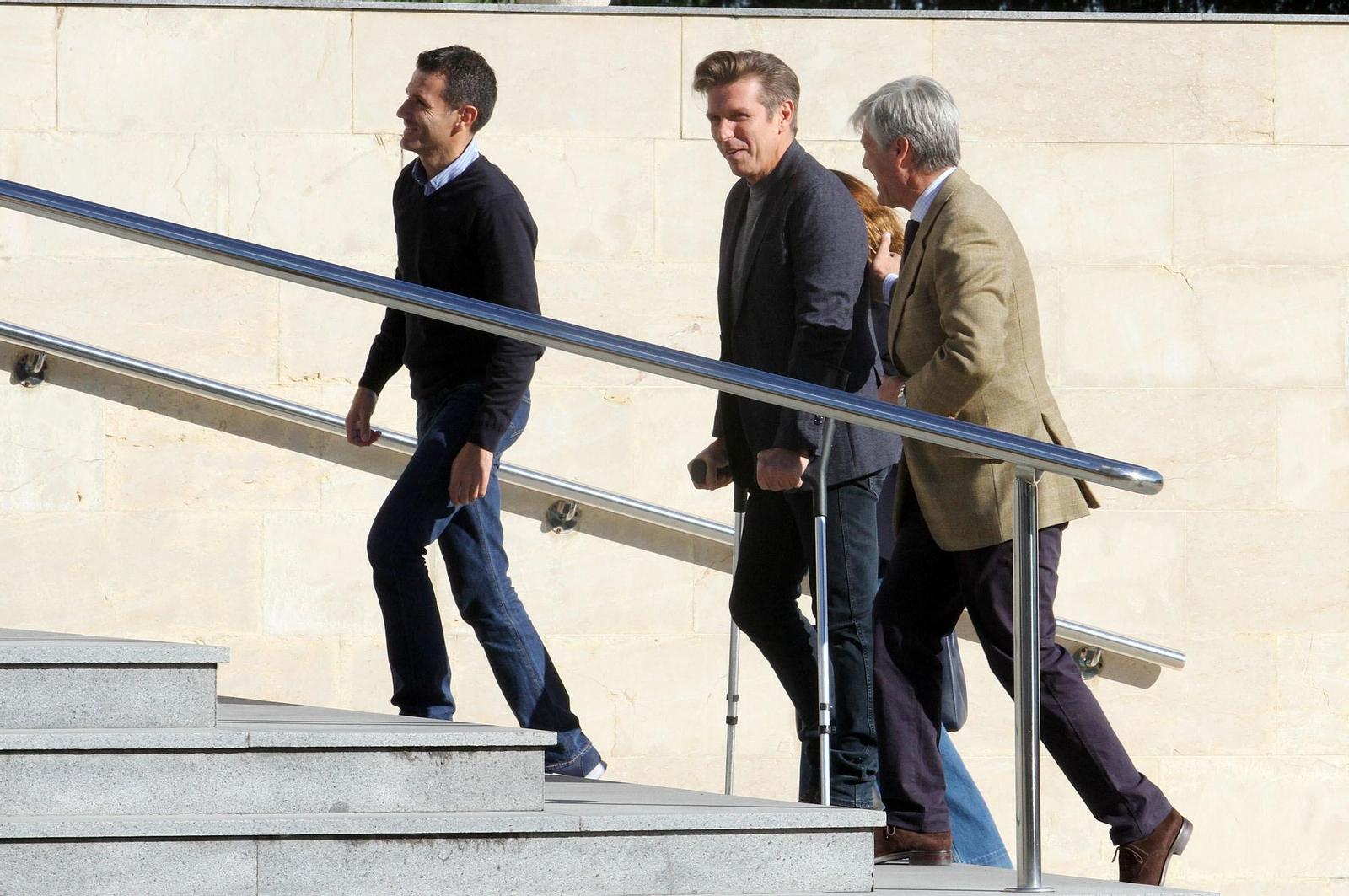 Condolencias a la familia García Palacios durante la mañana en el tanatorio, en imágenes