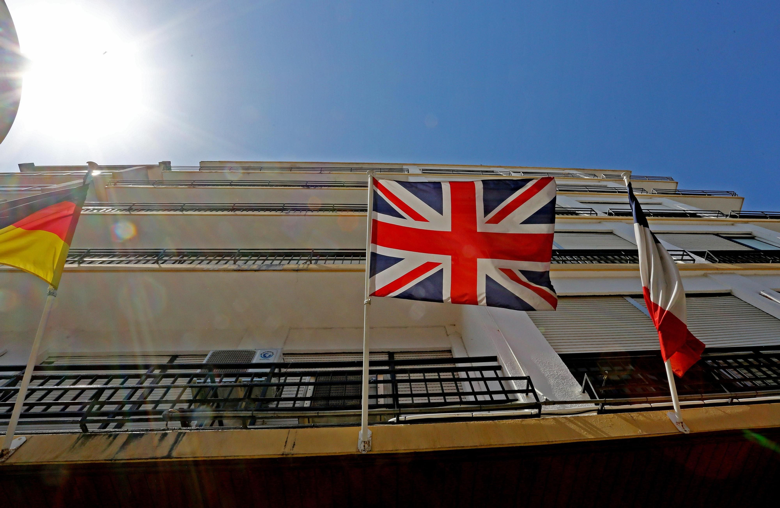 Una bandera británica en un céntrico hotel de Jerez.
