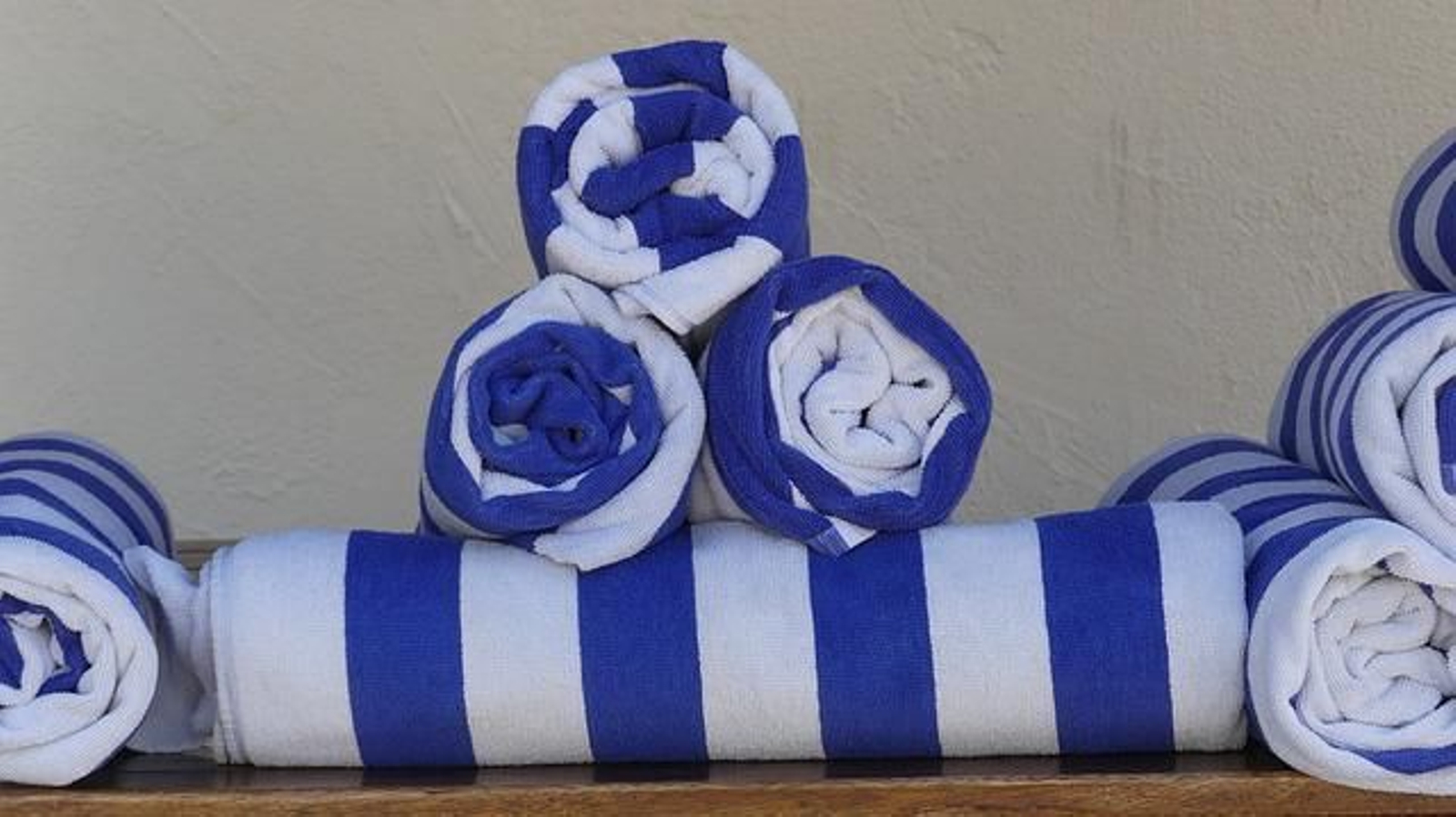 Hazte con el poncho o toalla ideal para la playa y la piscina