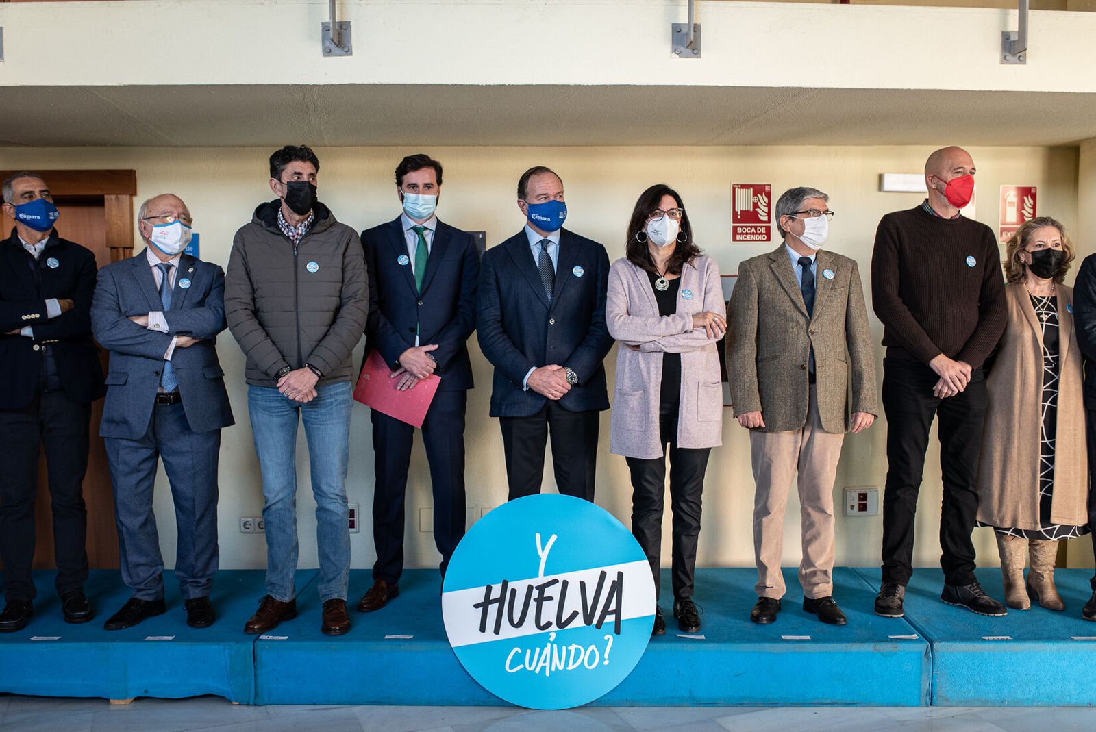 Miembros de la plataforma Y Huelva cuándo.