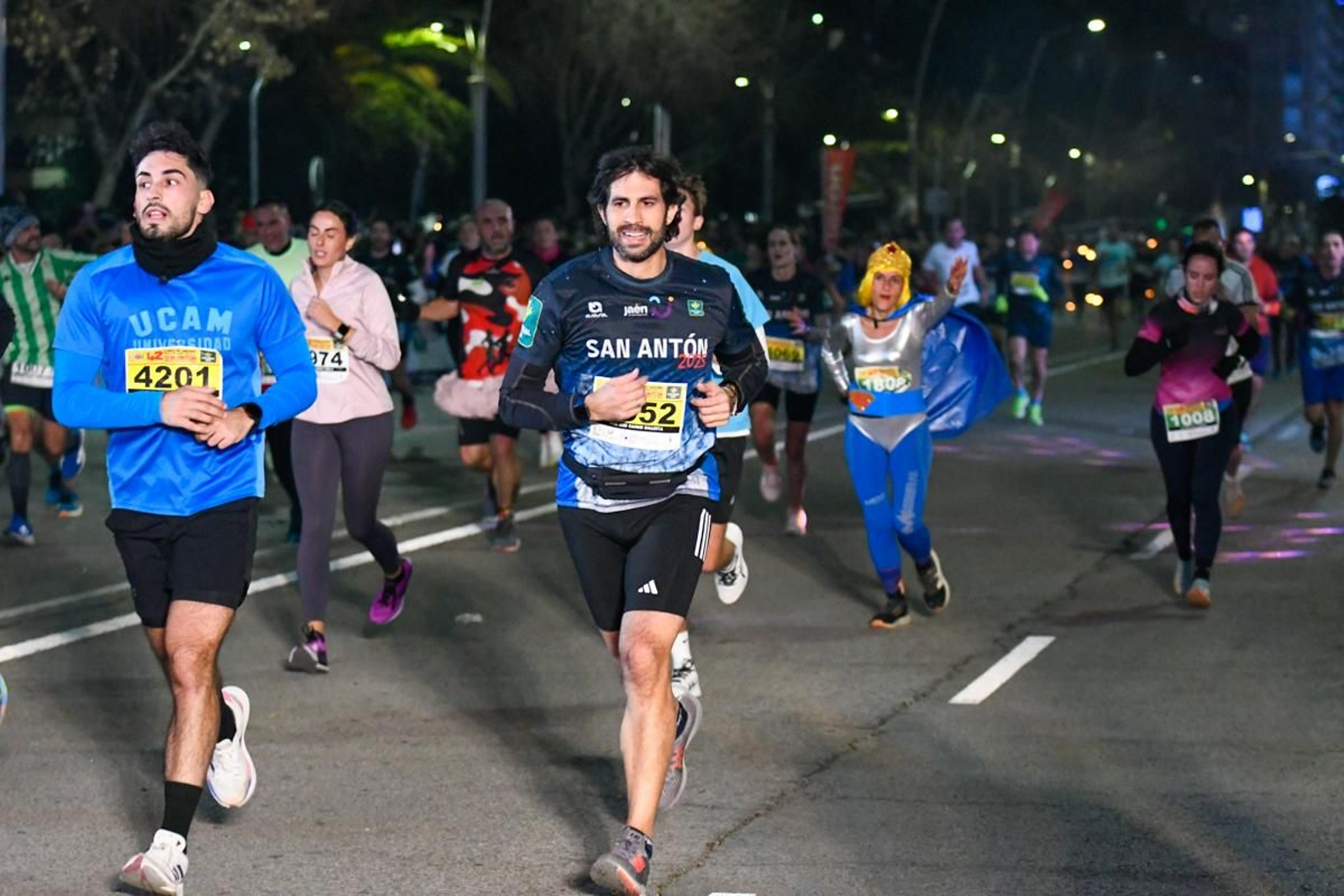 En imágenes: búscate en tu llegada a meta de la Carrera de San Antón 2025 (5)