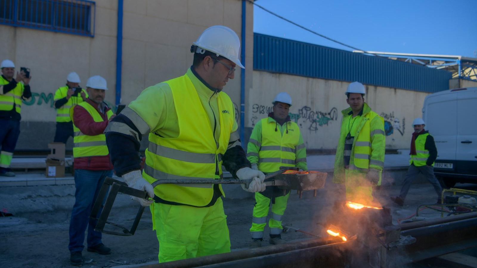 La soldadura se realiza a más de 1.500 grados