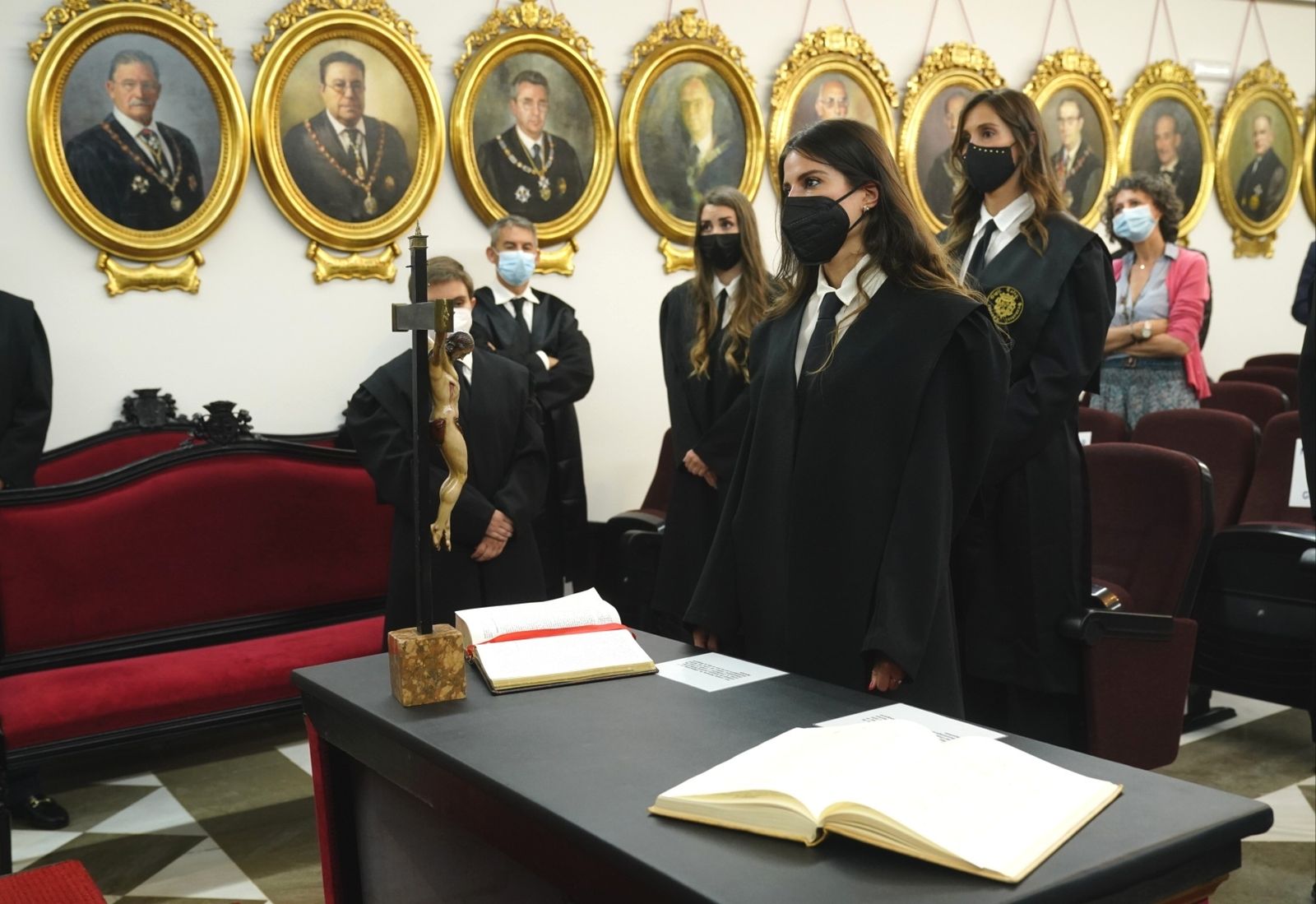 El Colegio de Abogados de Granada da la bienvenida a 23 nuevos letrados en un solemne acto de Jura o Promesa