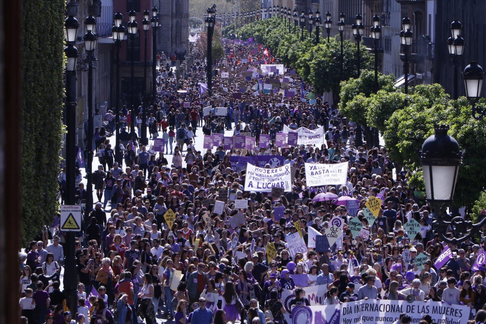 Las imágenes de las manifestaciones del 8M en Sevilla.