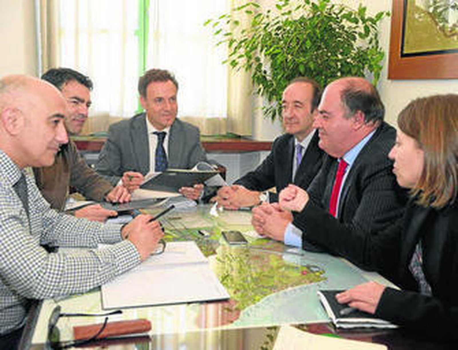 La reunión mantenida ayer en Alcaldía con el Grupo Miquel.