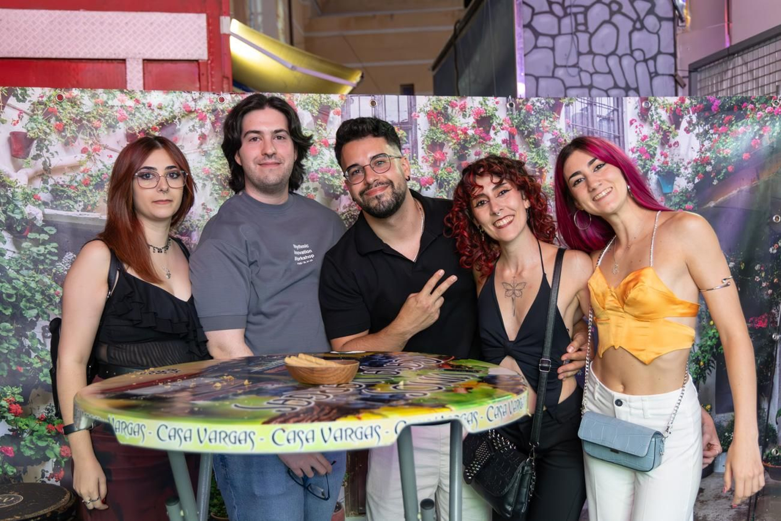 Pasacalles inaugural, fuegos artificiales e iluminación de la portada de feria y del recinto ferial de la Feria de San Bartolomé en Martos