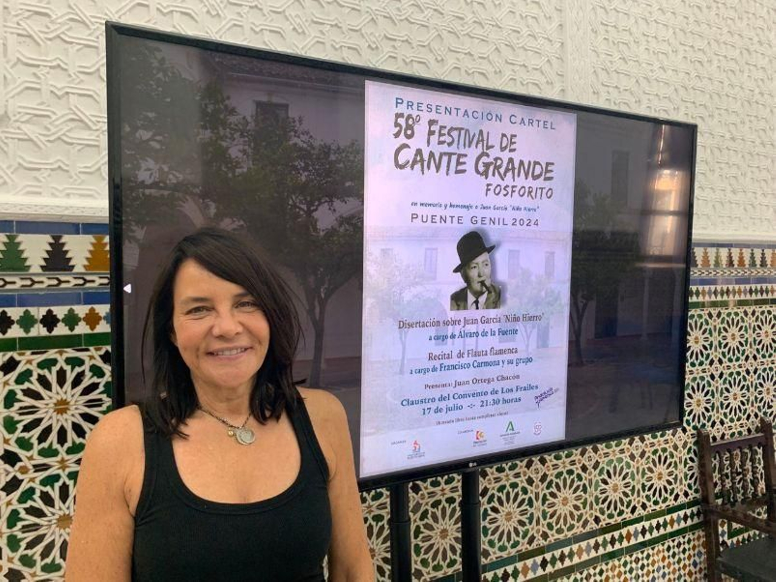 La edil María Delgado presenta la cita.