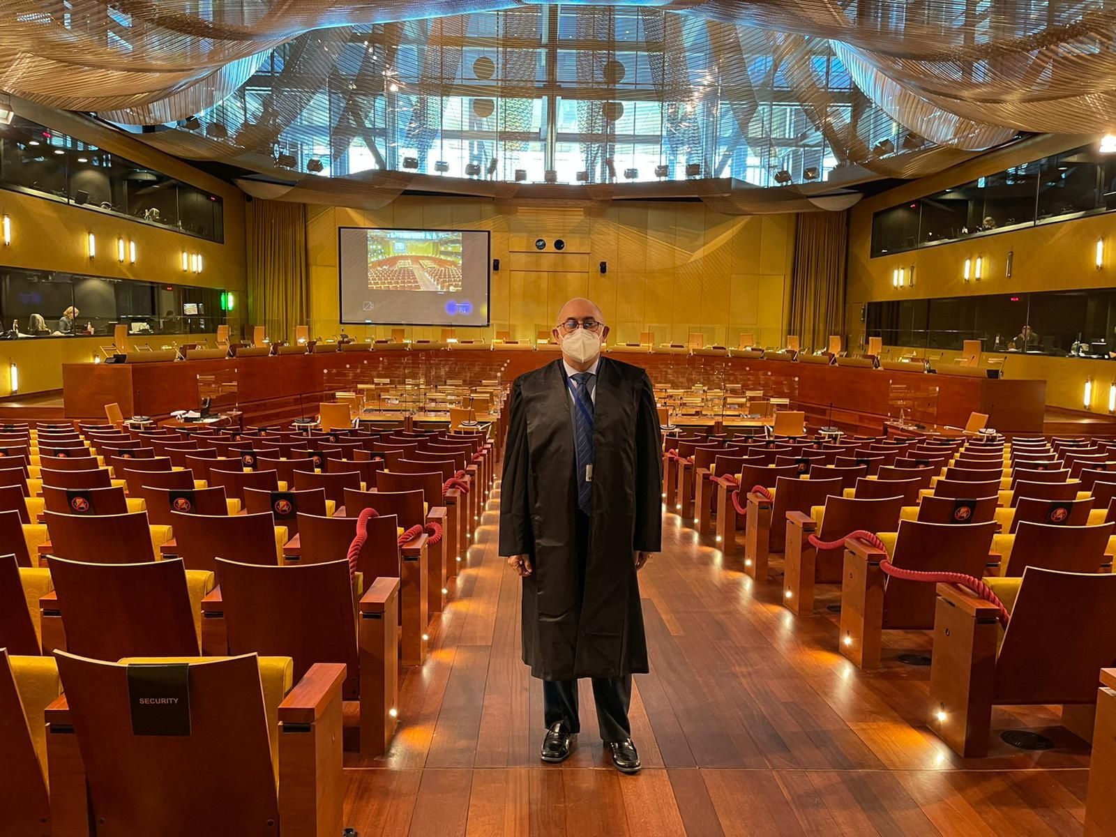 El abogado sevillano, en la Gran Sala del Tribunal de Luxemburgo