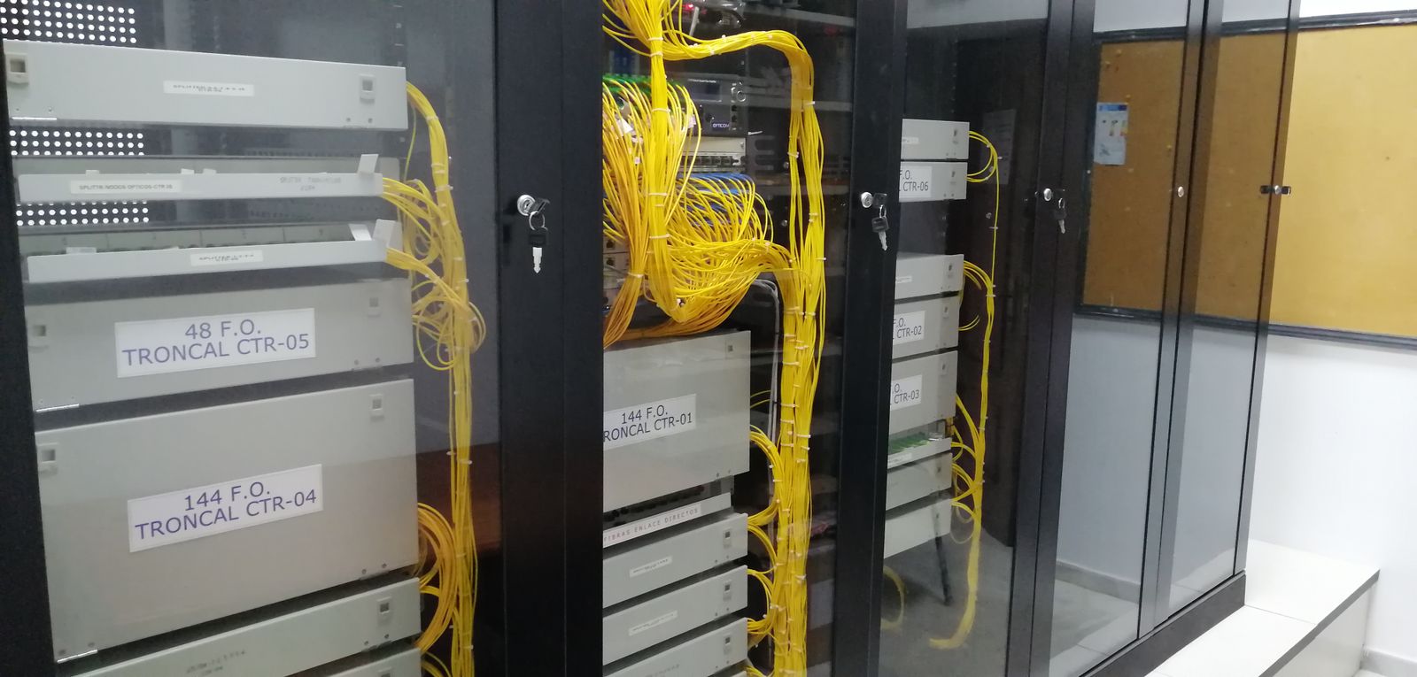 Cabecera de fibra óptica de uno de los operadores locales asociados a ACUTEL