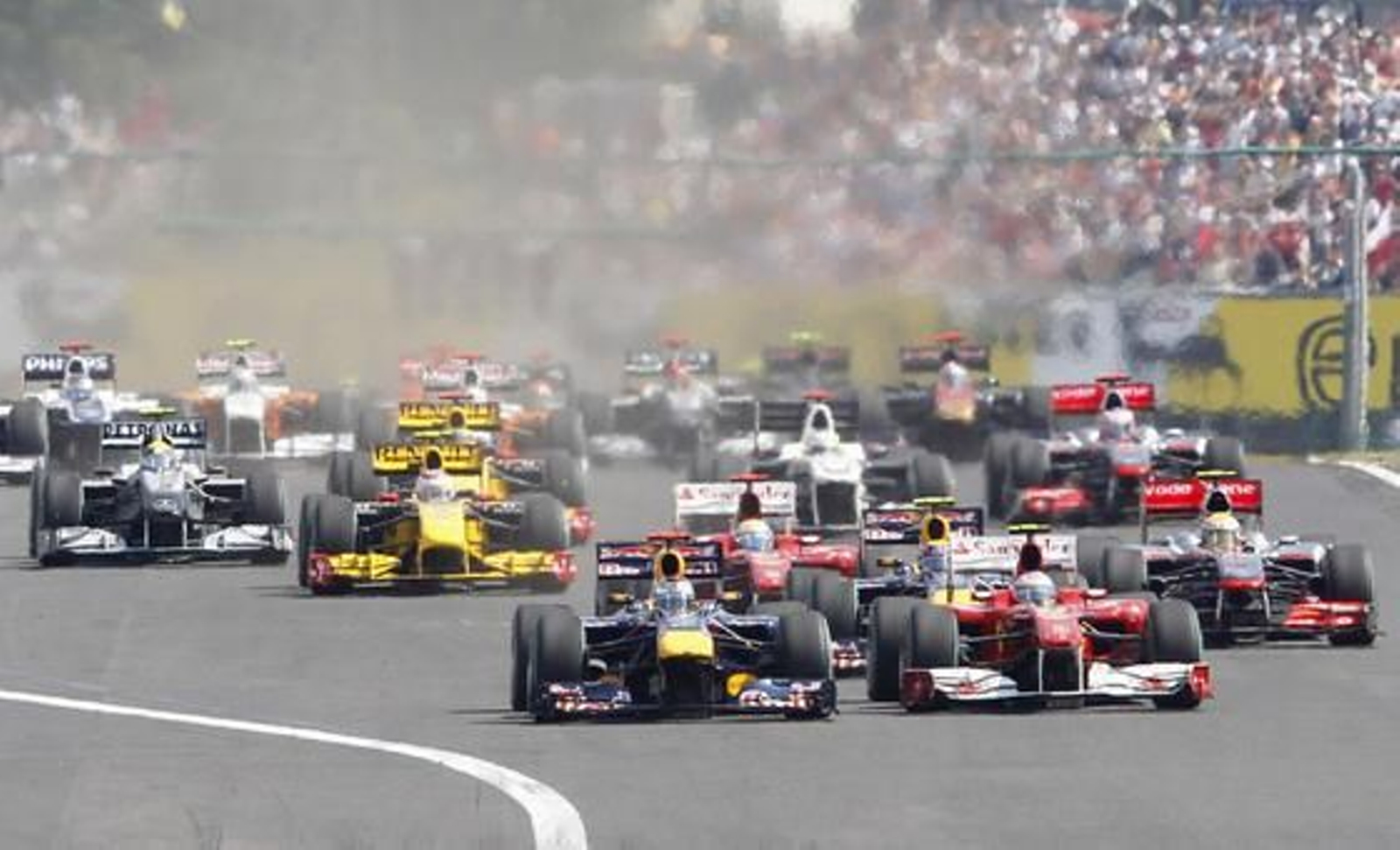 Fernando Alonso acaba segundo por detrás de Webber en el Gran Premio de Hungría. / Reuters