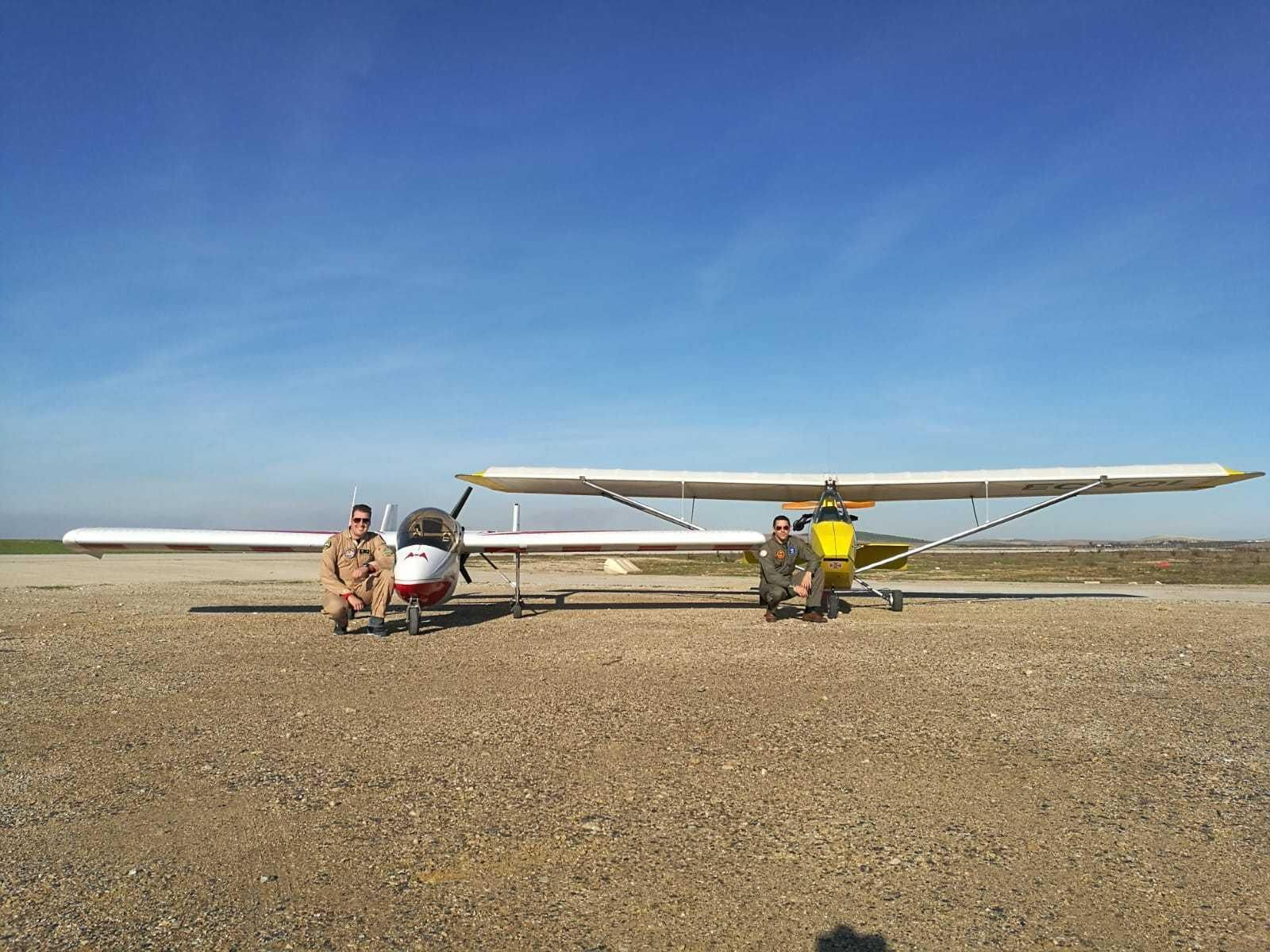 Exhibición aérea de pilotos de Jerez en Málaga