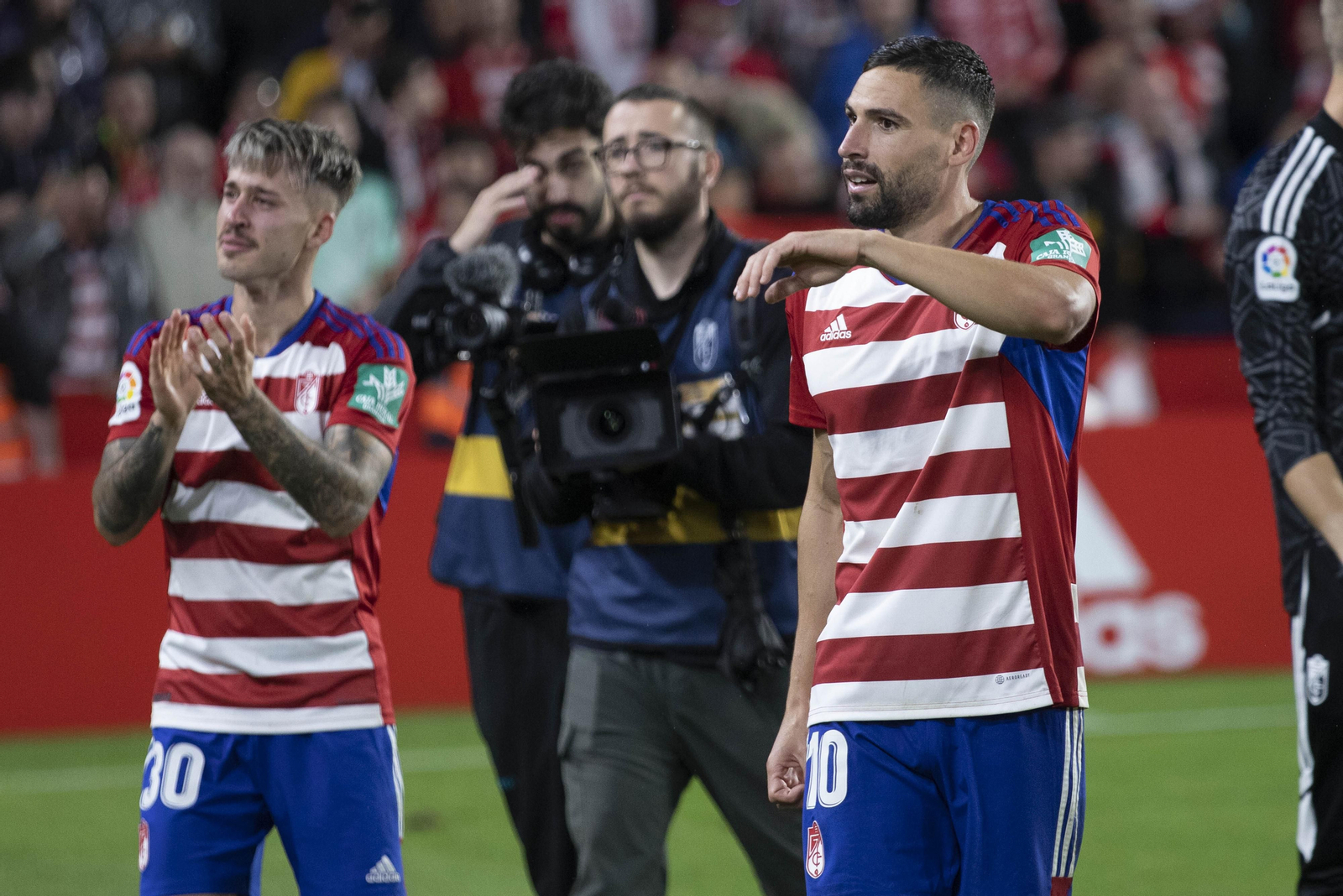 Así se celebró el ascenso el Granada CF en Los Cármenes
