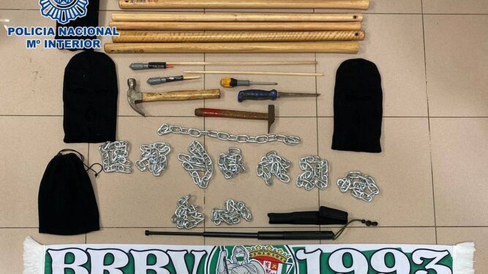 Material incautado por la Policía Nacional al ultra del Córdoba CF detenido en Linares.