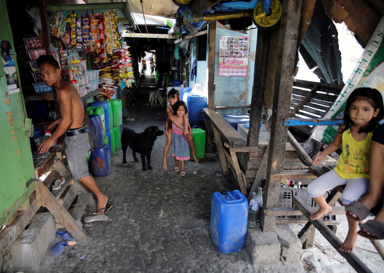 Casas en un mar de plástico filipino