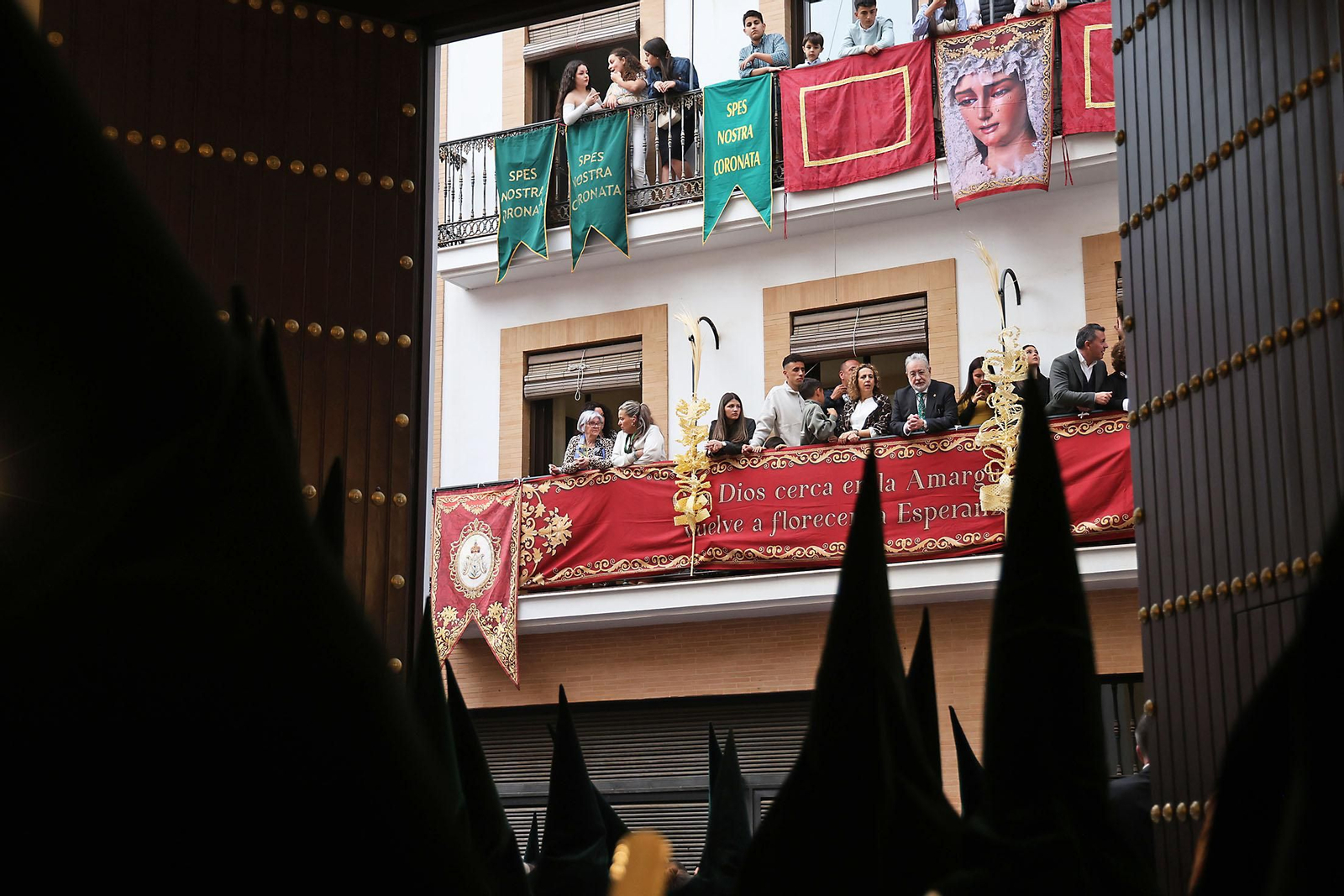 Miércoles Santo: La Hermandad de La Esperanza por las calles de Huelva