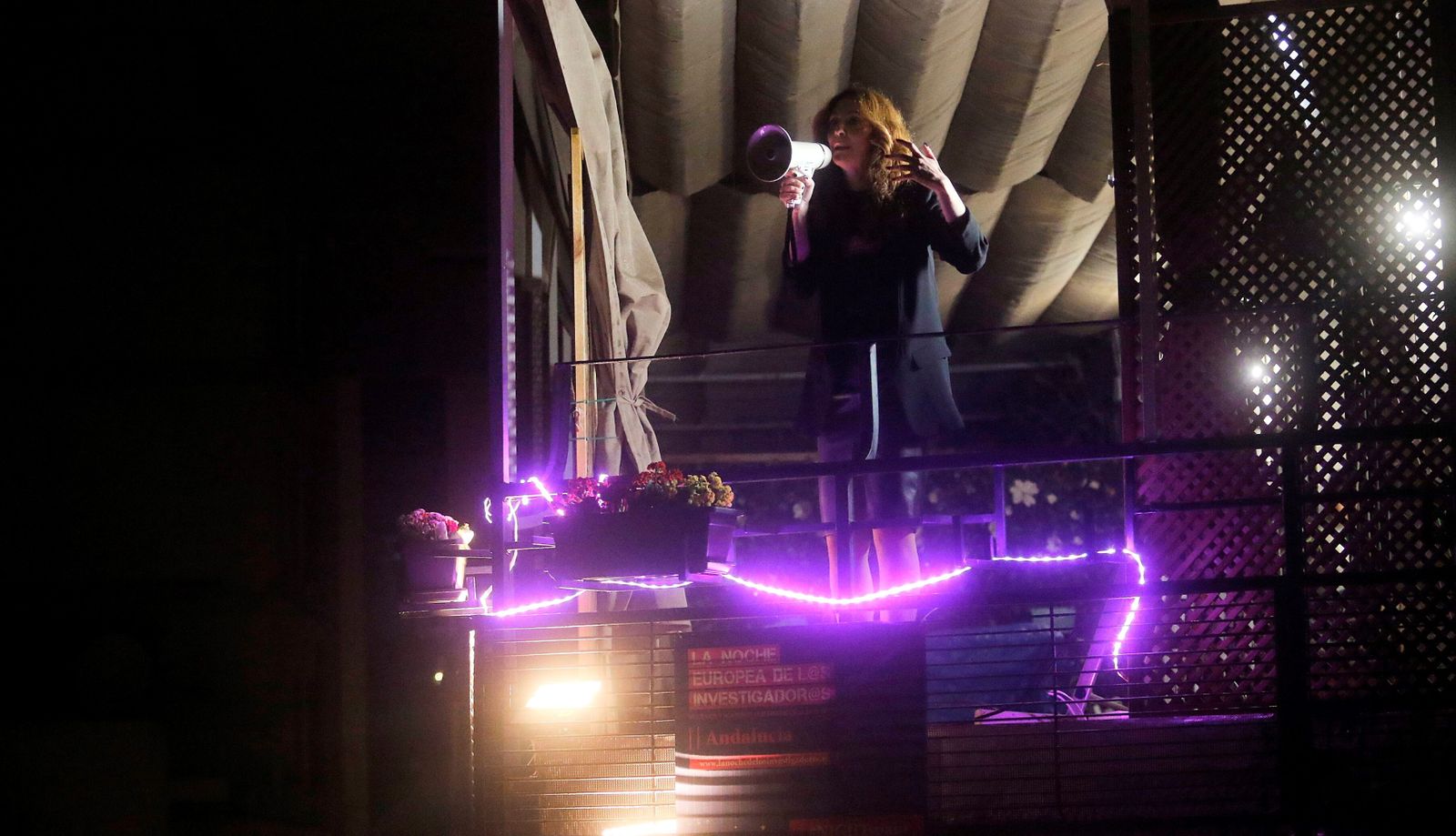 María Dolores Redel, durante su charla en 'Ciencia desde los balcones'.